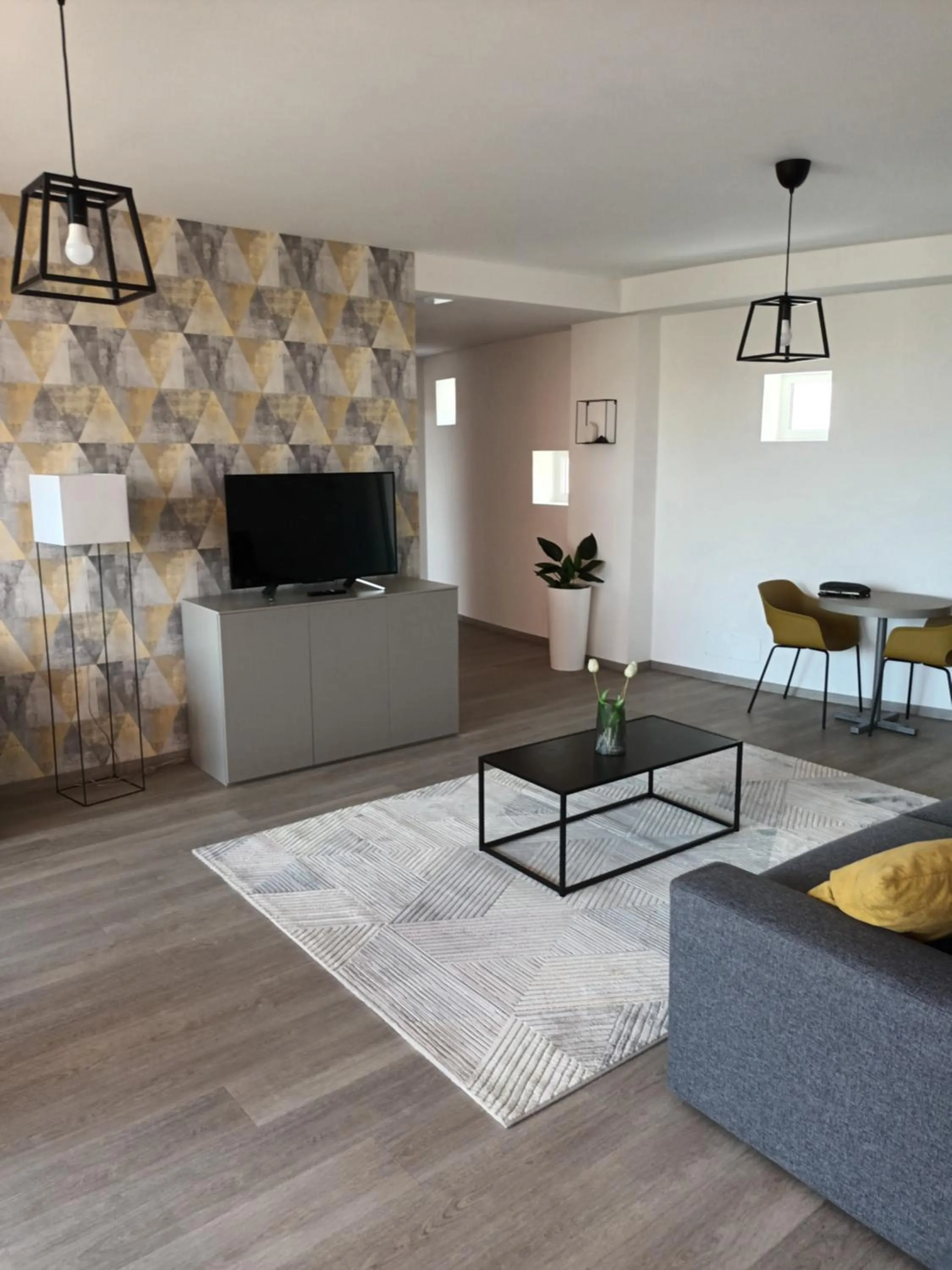 Living room in Parizs Garden Apartments