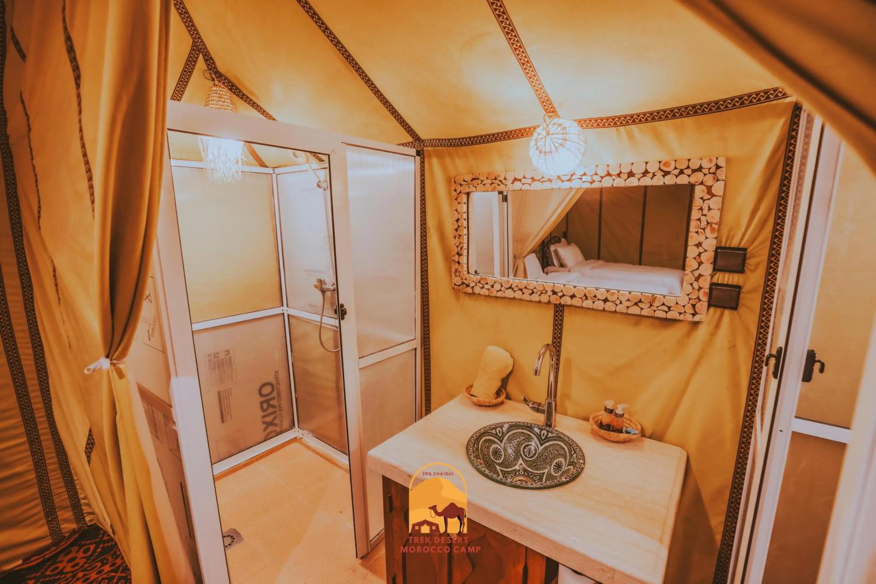 Shower in Trek desert Morocco Sarl