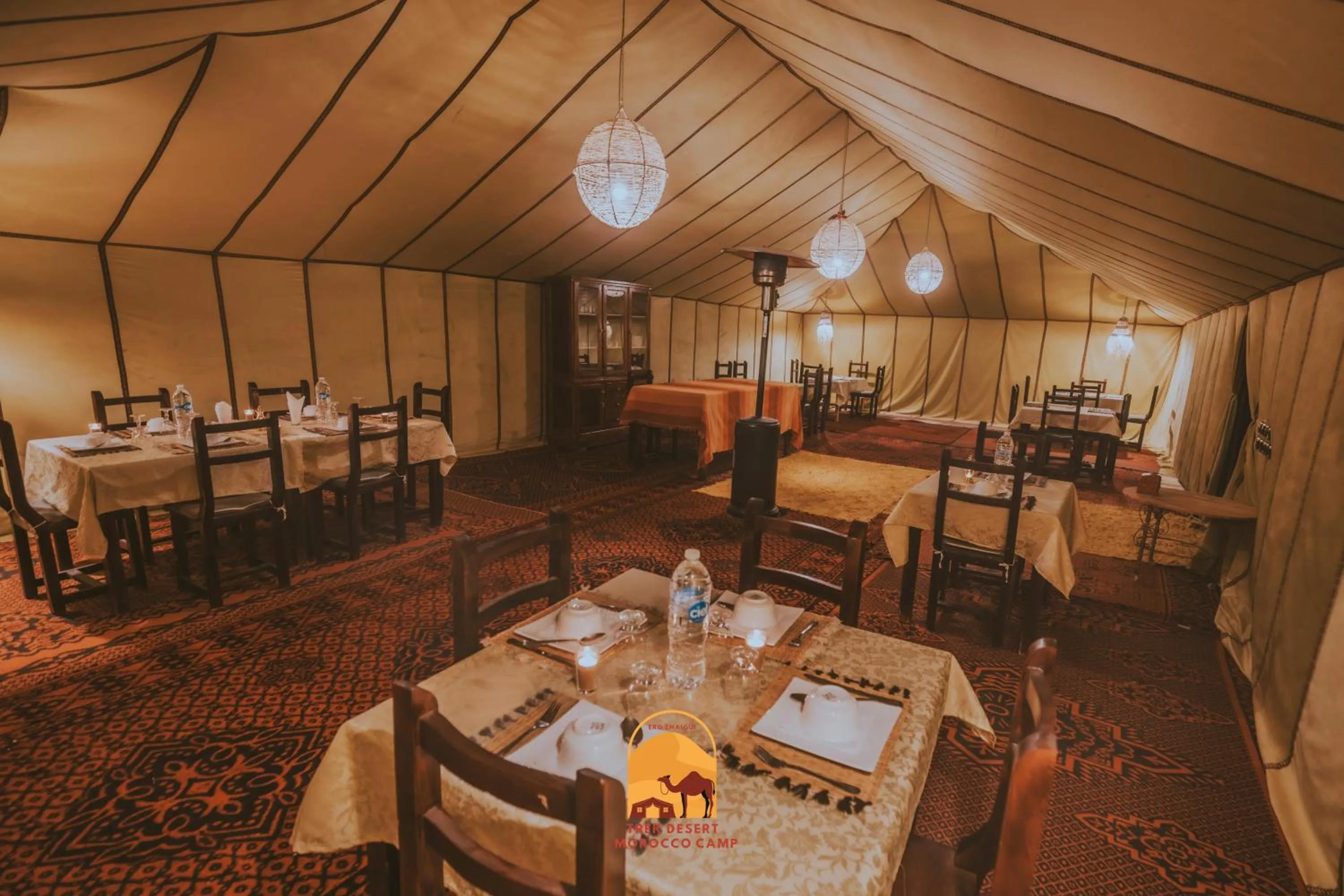 Restaurant/places to eat in Trek desert Morocco Sarl