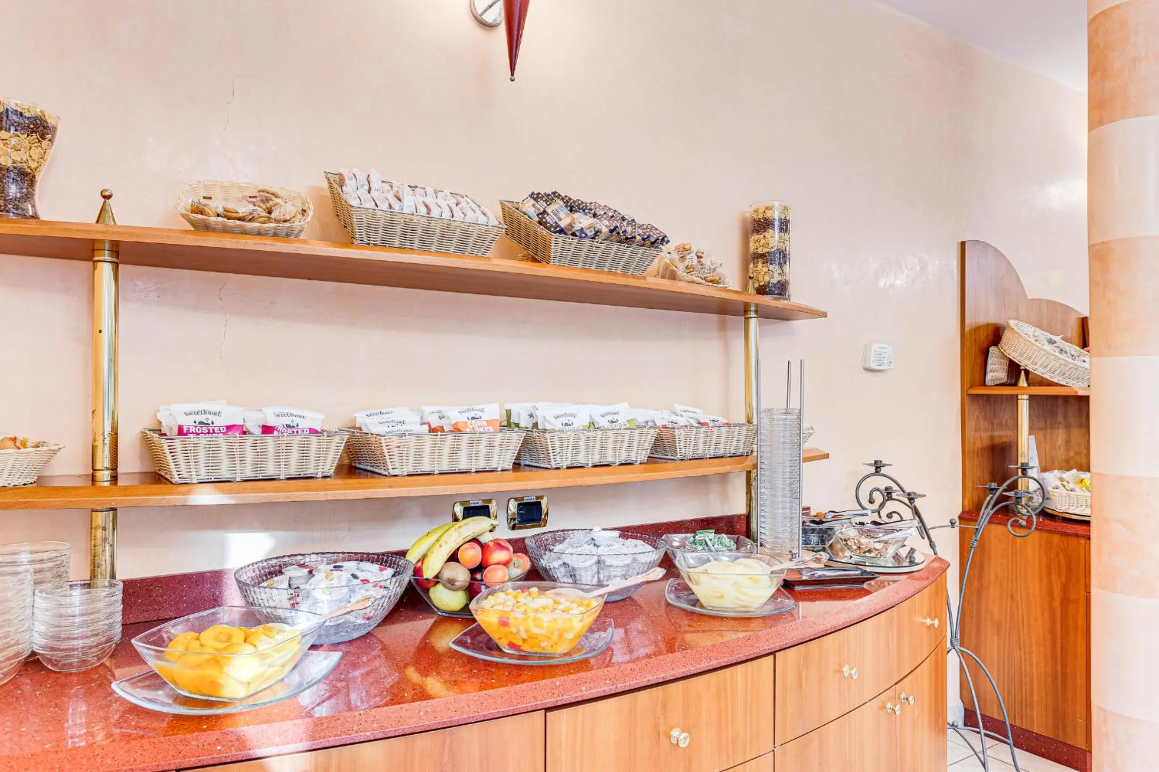 Buffet breakfast in HOTEL VILLA MARIA