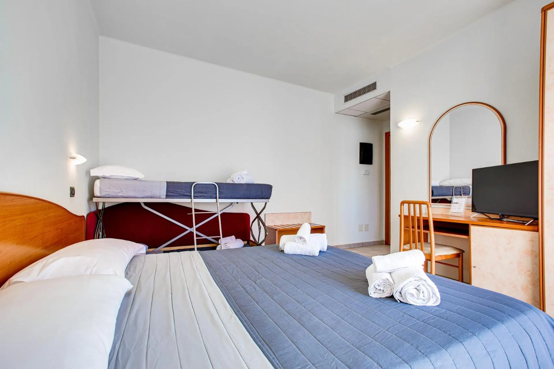 Bedroom, Bed in HOTEL VILLA MARIA