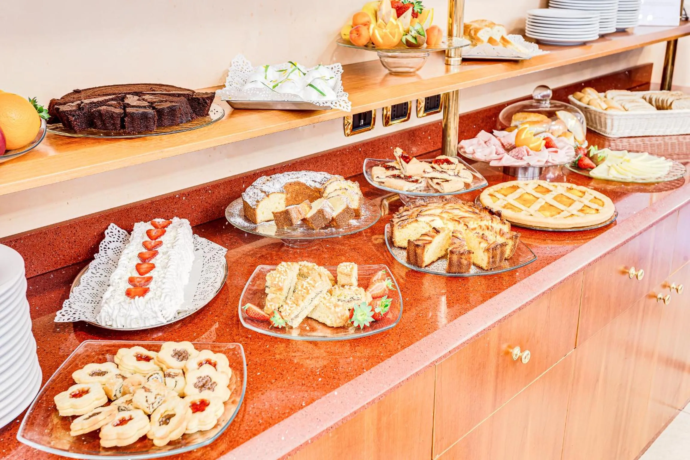 Buffet breakfast in HOTEL VILLA MARIA