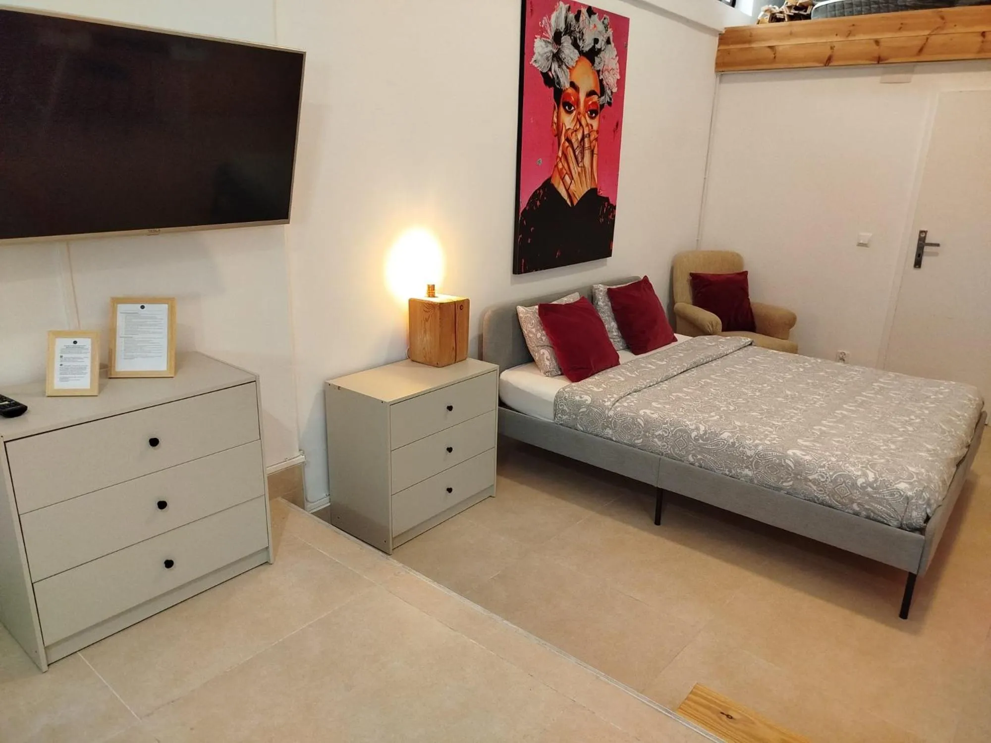 Bed in Soho Boho Apartments - with sunny rooftop terrace and fiber optic internet