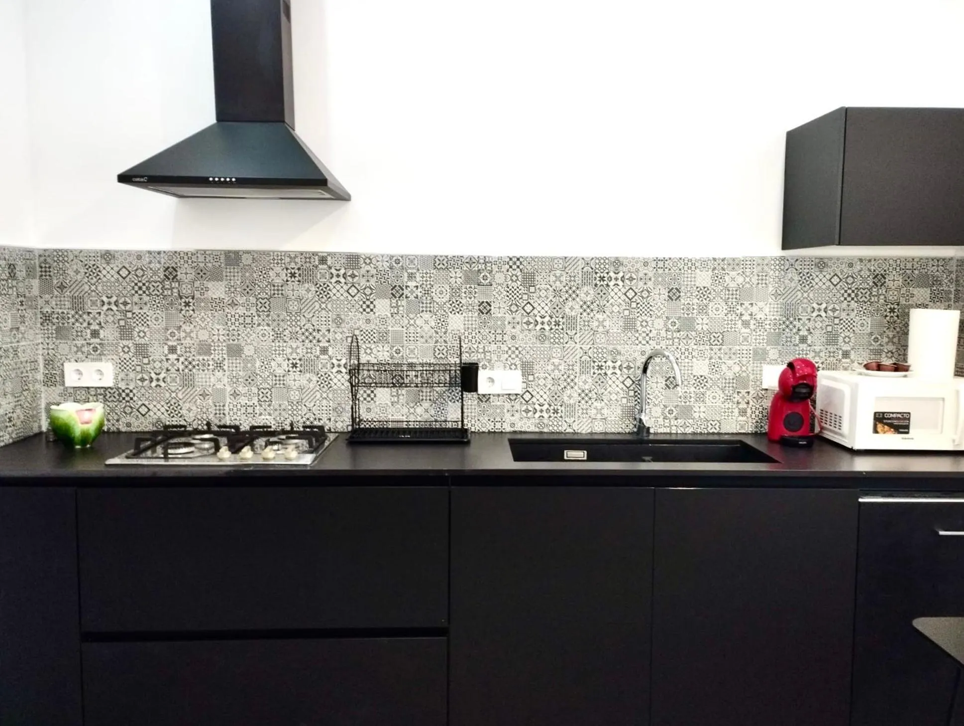 Coffee/tea facilities in Soho Boho Apartments - with sunny rooftop terrace and fiber optic internet