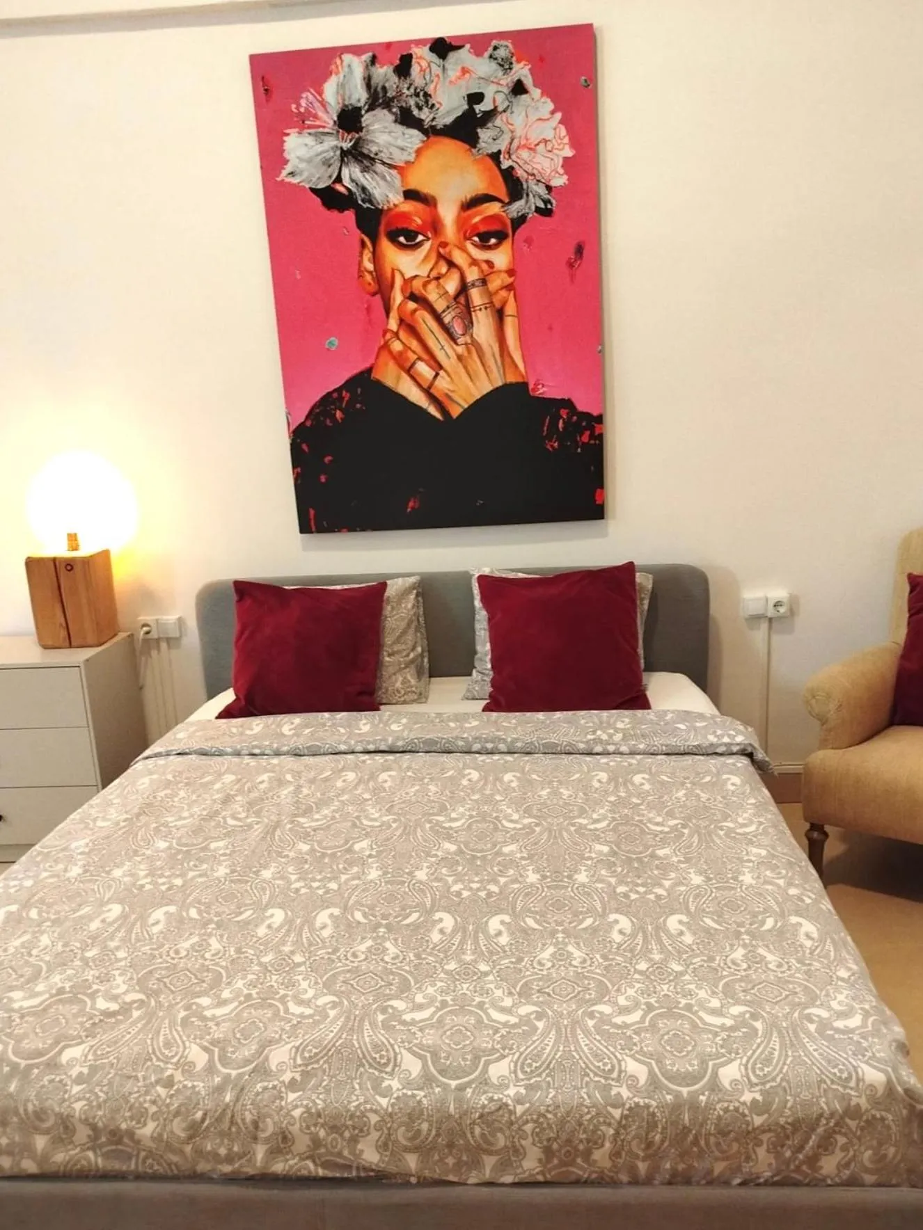 Bed in Soho Boho Apartments - with sunny rooftop terrace and fiber optic internet