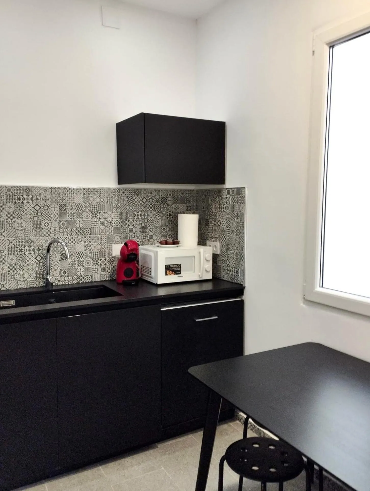 Coffee/tea facilities in Soho Boho Apartments - with sunny rooftop terrace and fiber optic internet