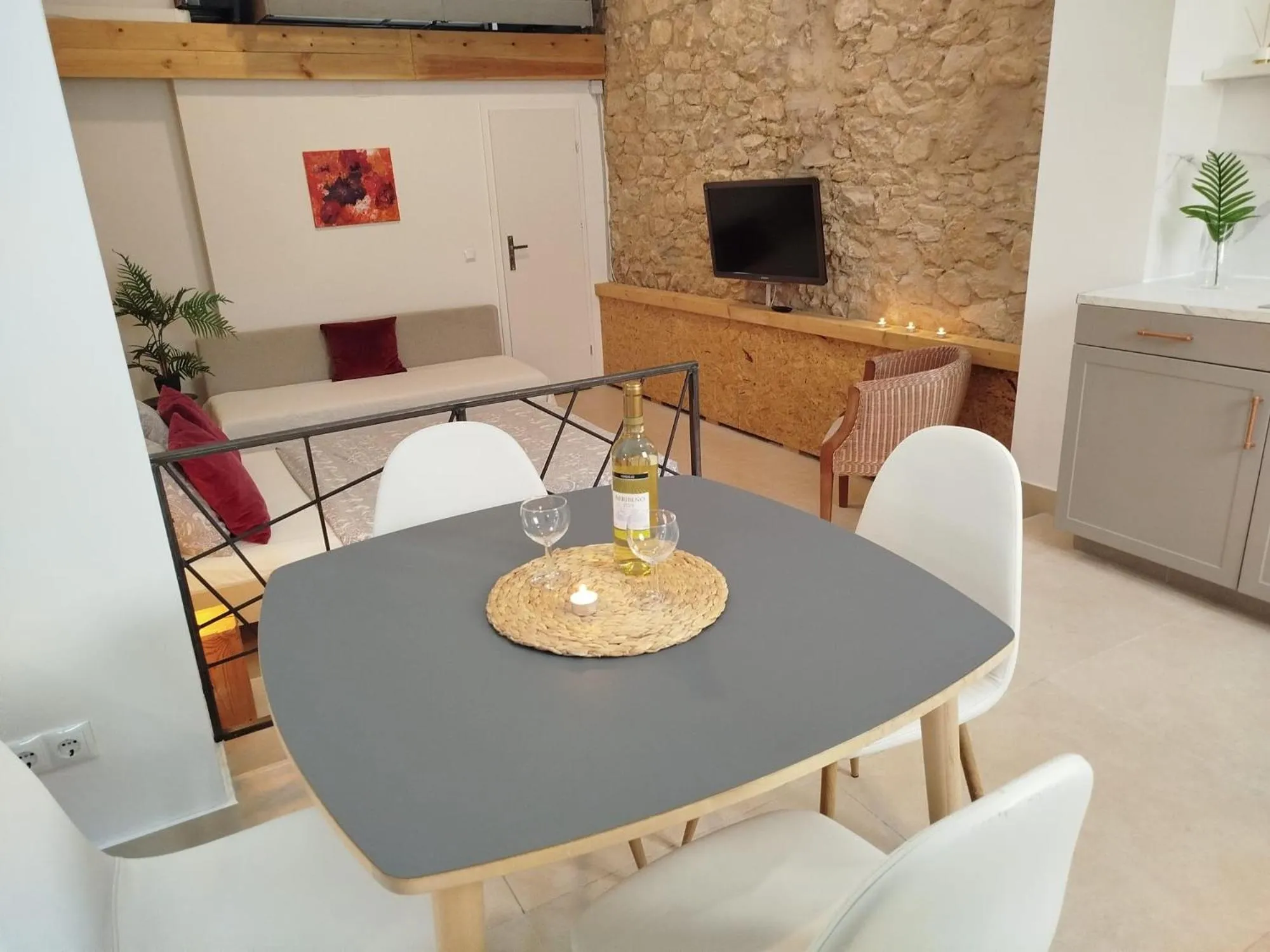 TV and multimedia in Soho Boho Apartments - with sunny rooftop terrace and fiber optic internet