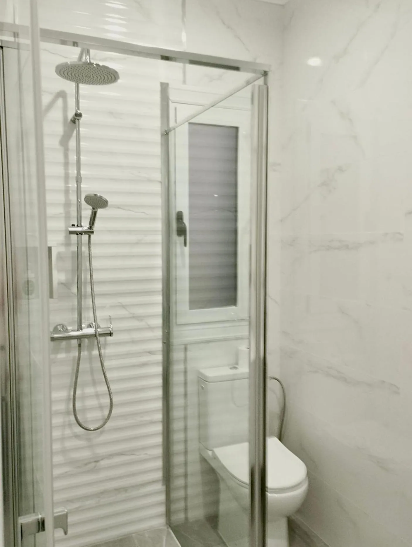 Shower in Soho Boho Apartments - with sunny rooftop terrace and fiber optic internet