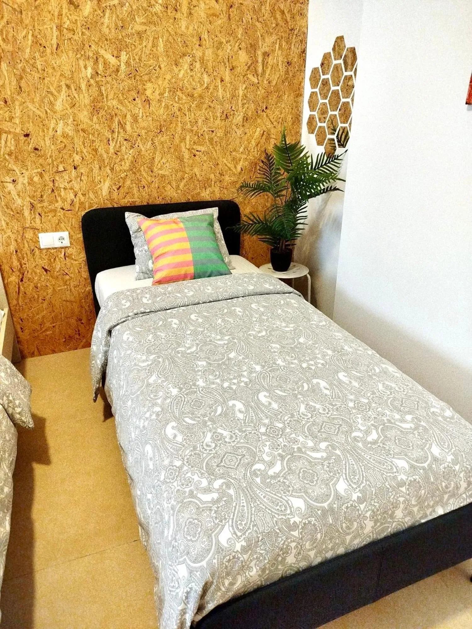 Bed in Soho Boho Apartments - with sunny rooftop terrace and fiber optic internet