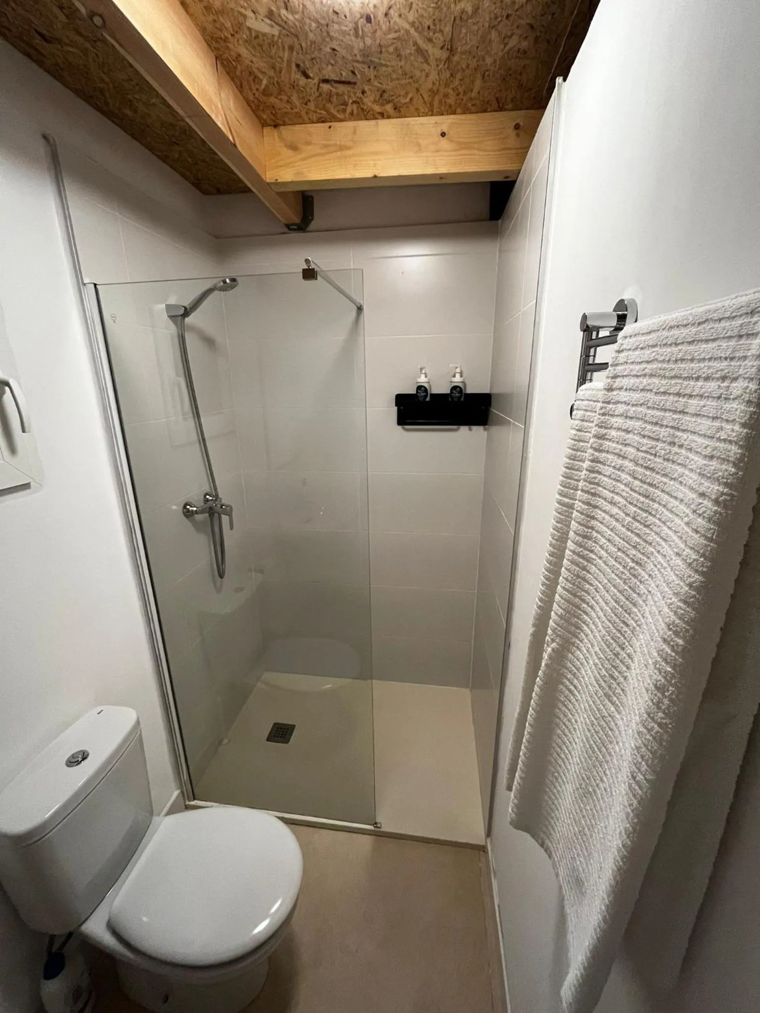 Shower in Soho Boho Apartments - with sunny rooftop terrace and fiber optic internet