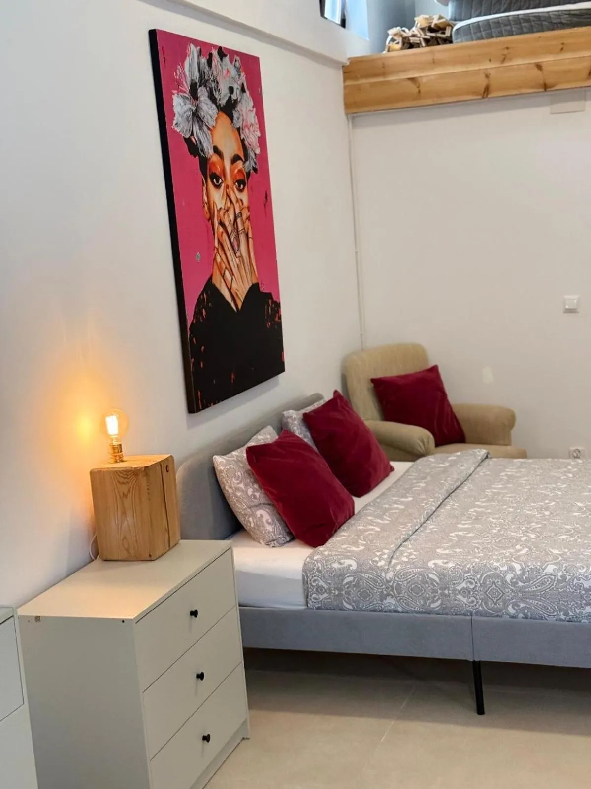 Bed in Soho Boho Apartments - with sunny rooftop terrace and fiber optic internet