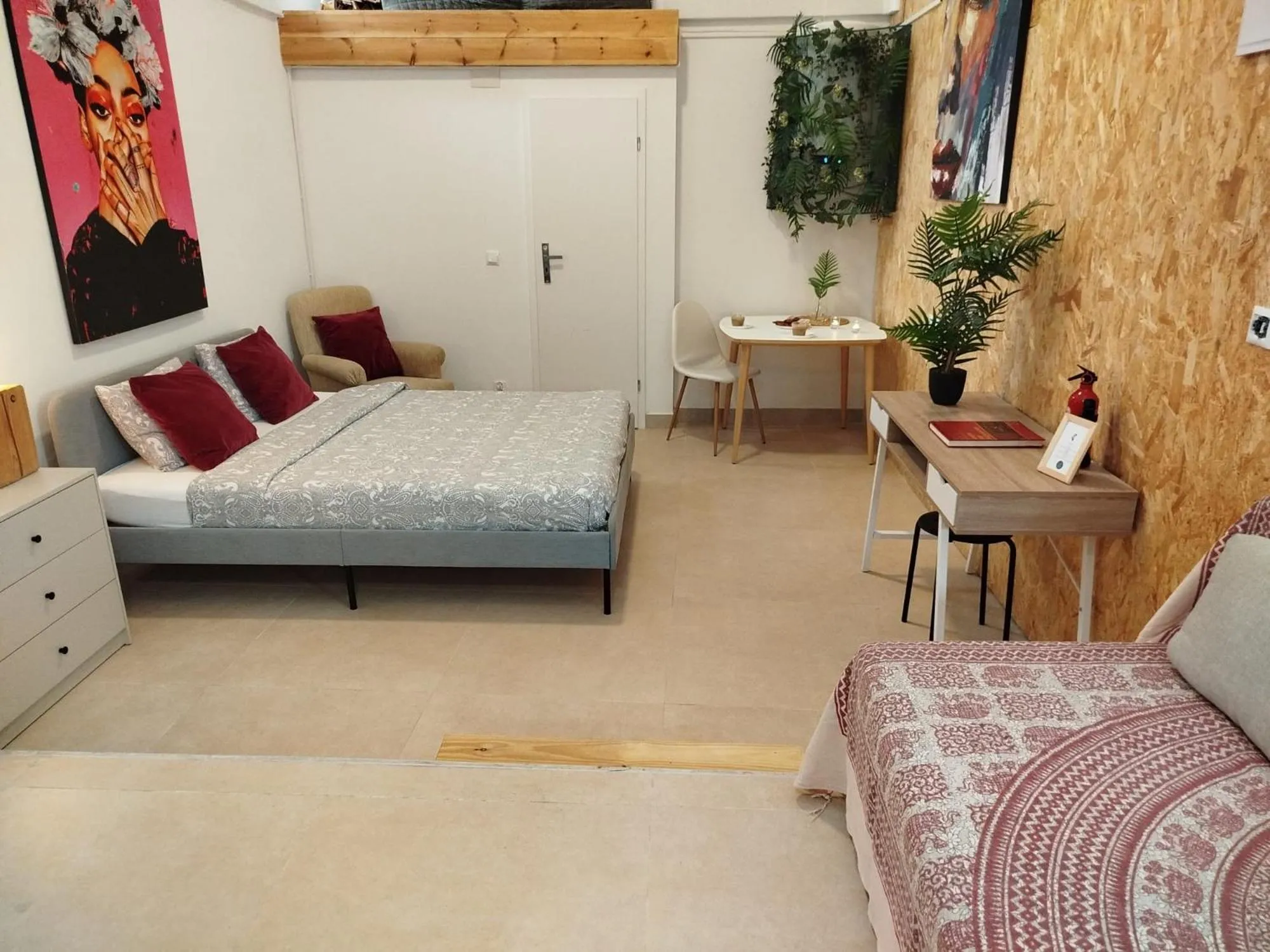 Bed in Soho Boho Apartments - with sunny rooftop terrace and fiber optic internet