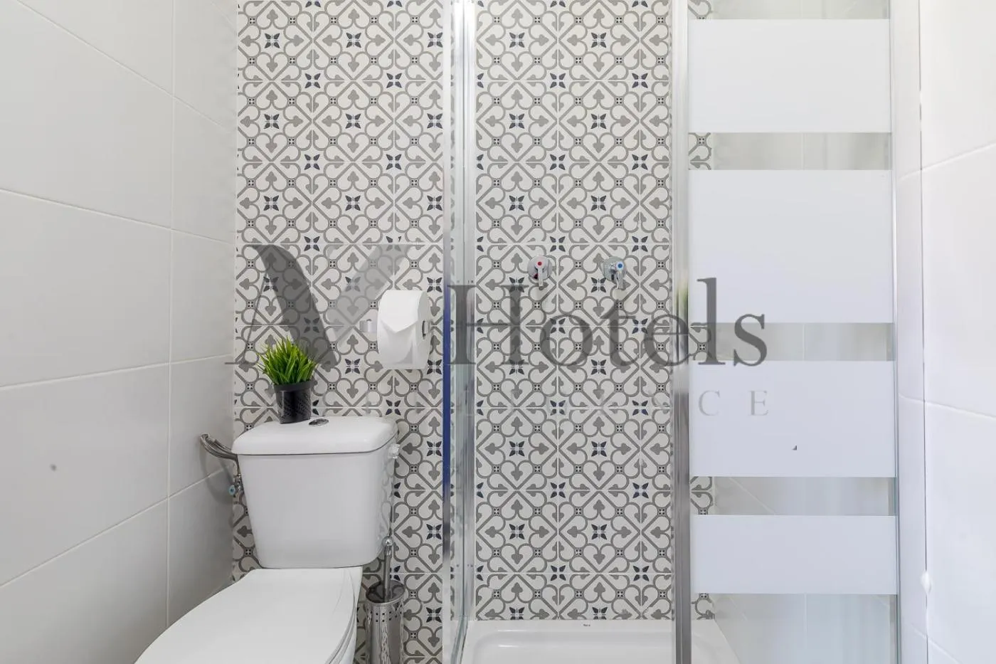 Bathroom in AYZ Silvela - Auto check-in property