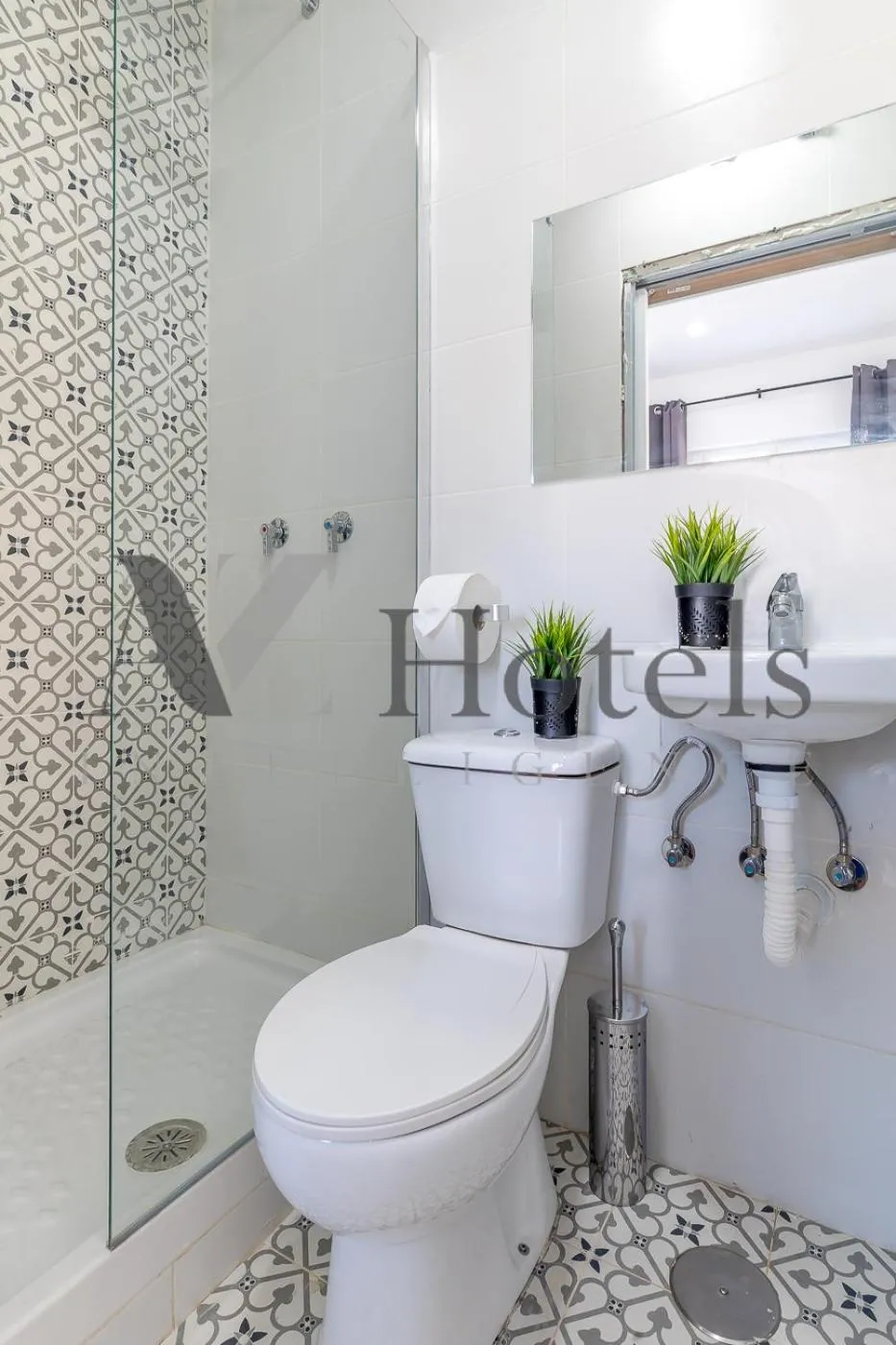 Bathroom in AYZ Silvela - Auto check-in property