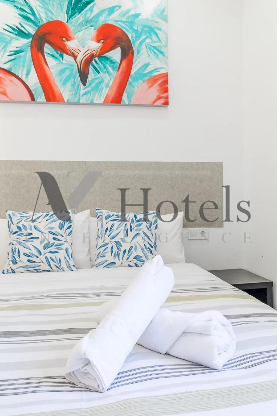 Decorative detail, Bed in AYZ Silvela - Auto check-in property