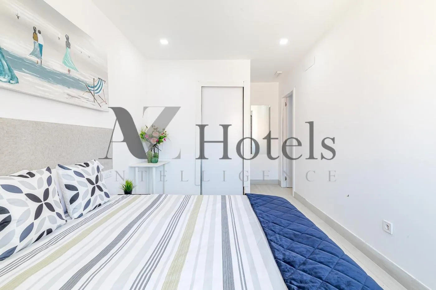 Photo of the whole room, Bed in AYZ Silvela - Auto check-in property