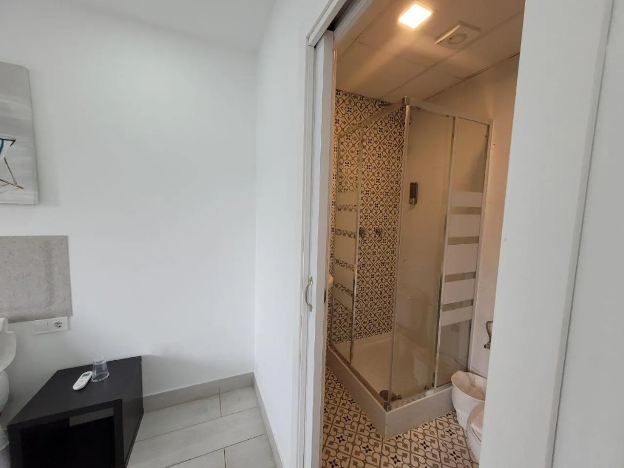 AYZ Silvela - Auto check-in property