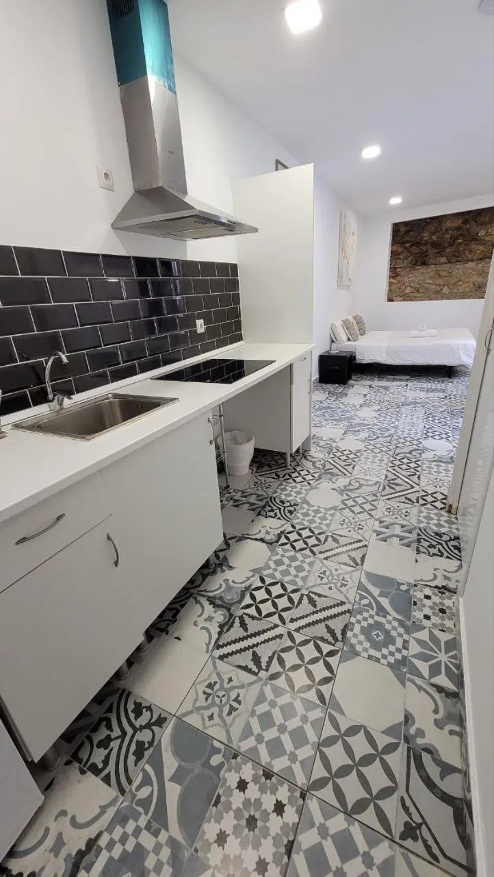 AYZ Silvela - Auto check-in property