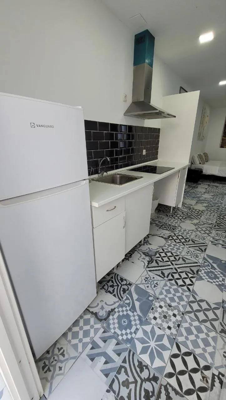 AYZ Silvela - Auto check-in property