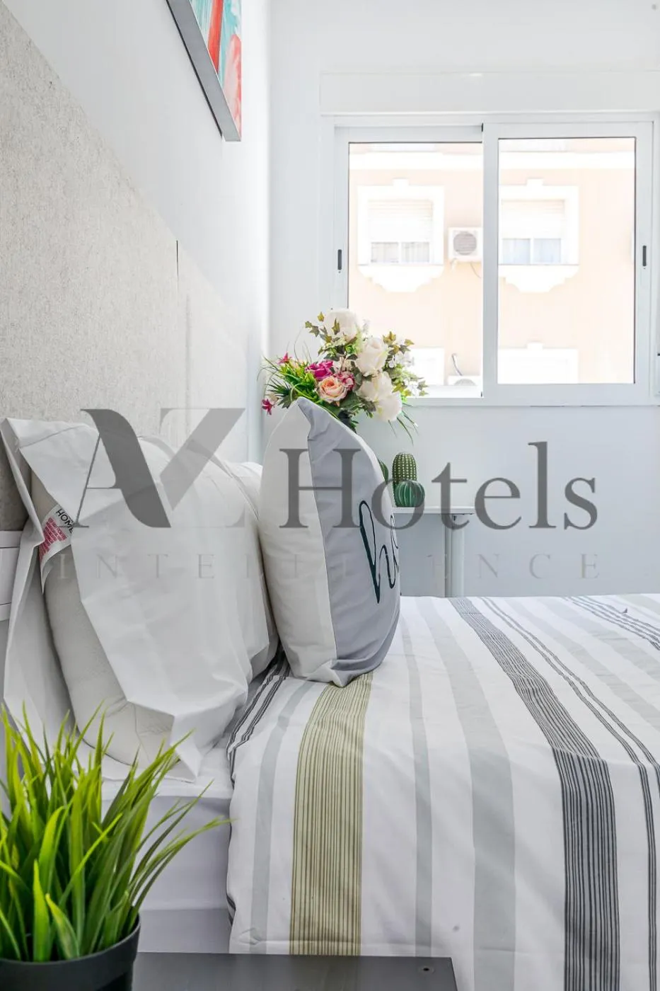 Bedroom, Bed in AYZ Silvela - Auto check-in property