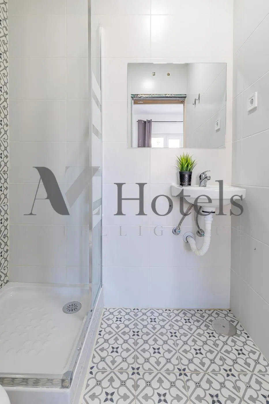 Bathroom in AYZ Silvela - Auto check-in property