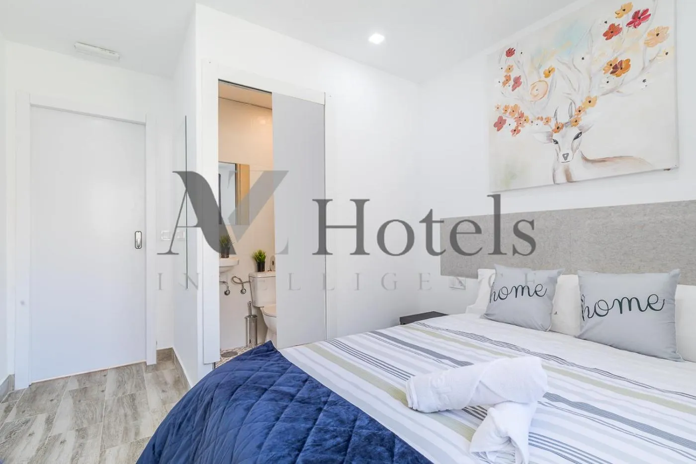 Photo of the whole room, Bed in AYZ Silvela - Auto check-in property