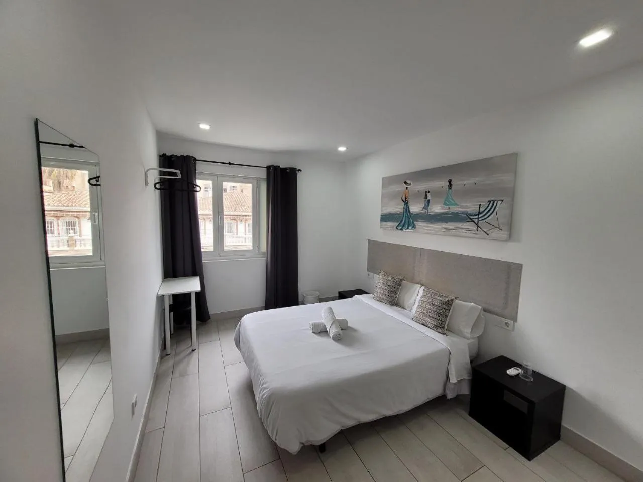 Bed in AYZ Silvela - Auto check-in property