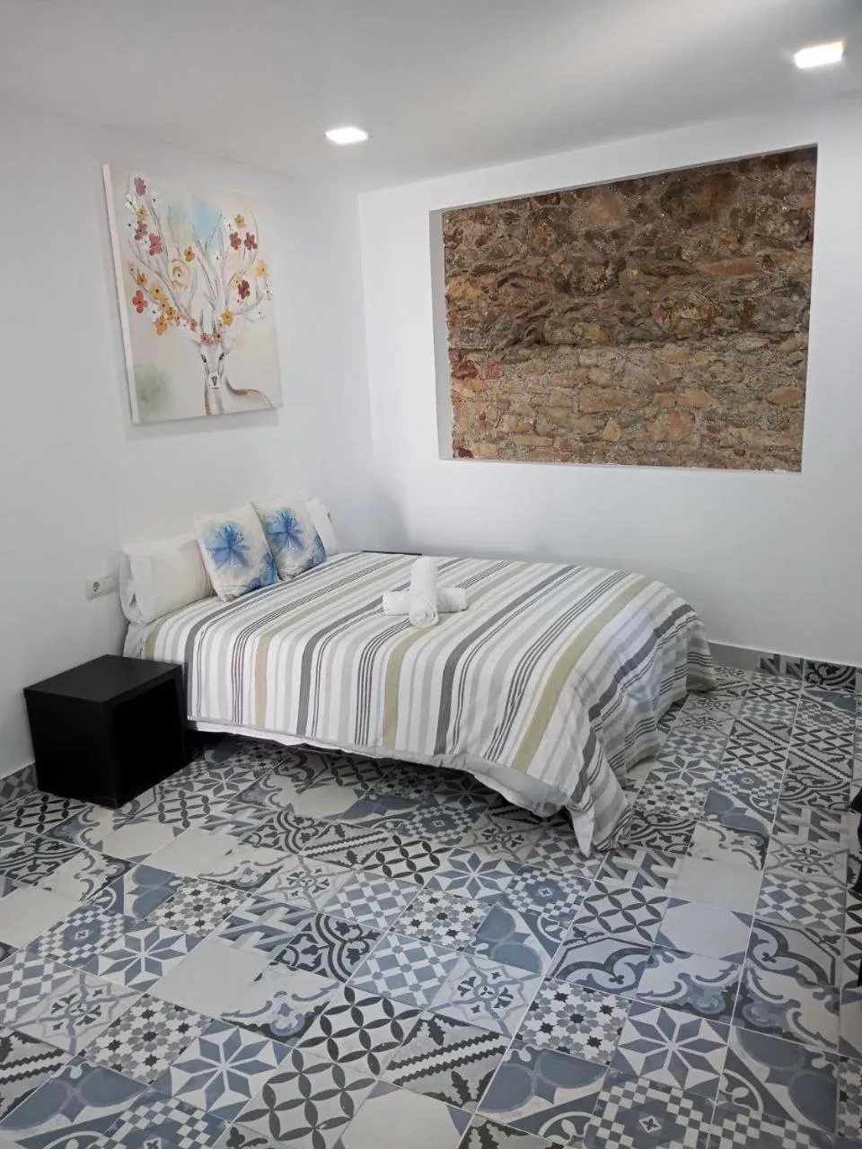 Photo of the whole room, Bed in AYZ Silvela - Auto check-in property