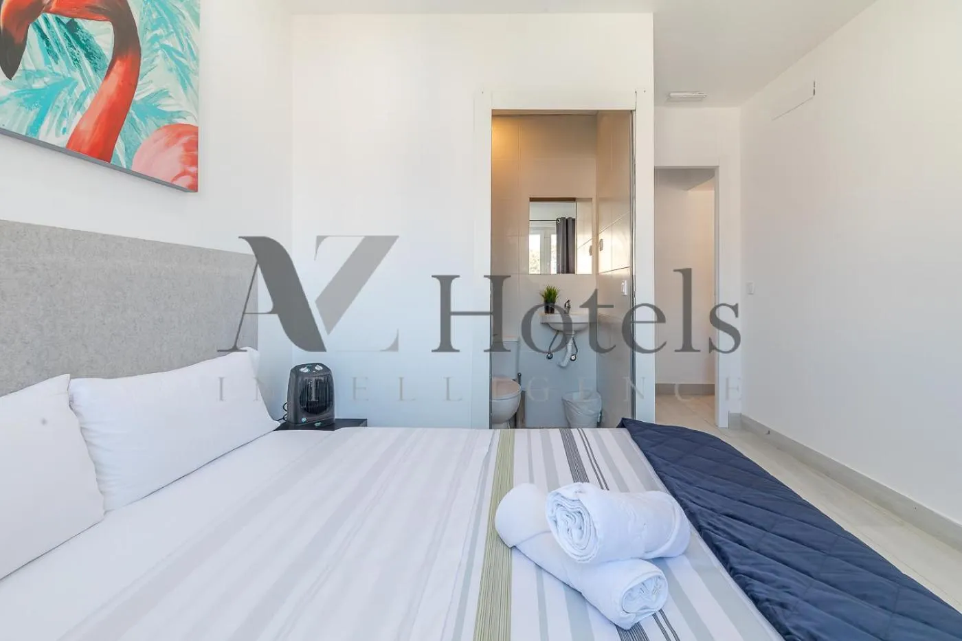 Decorative detail, Bed in AYZ Silvela - Auto check-in property