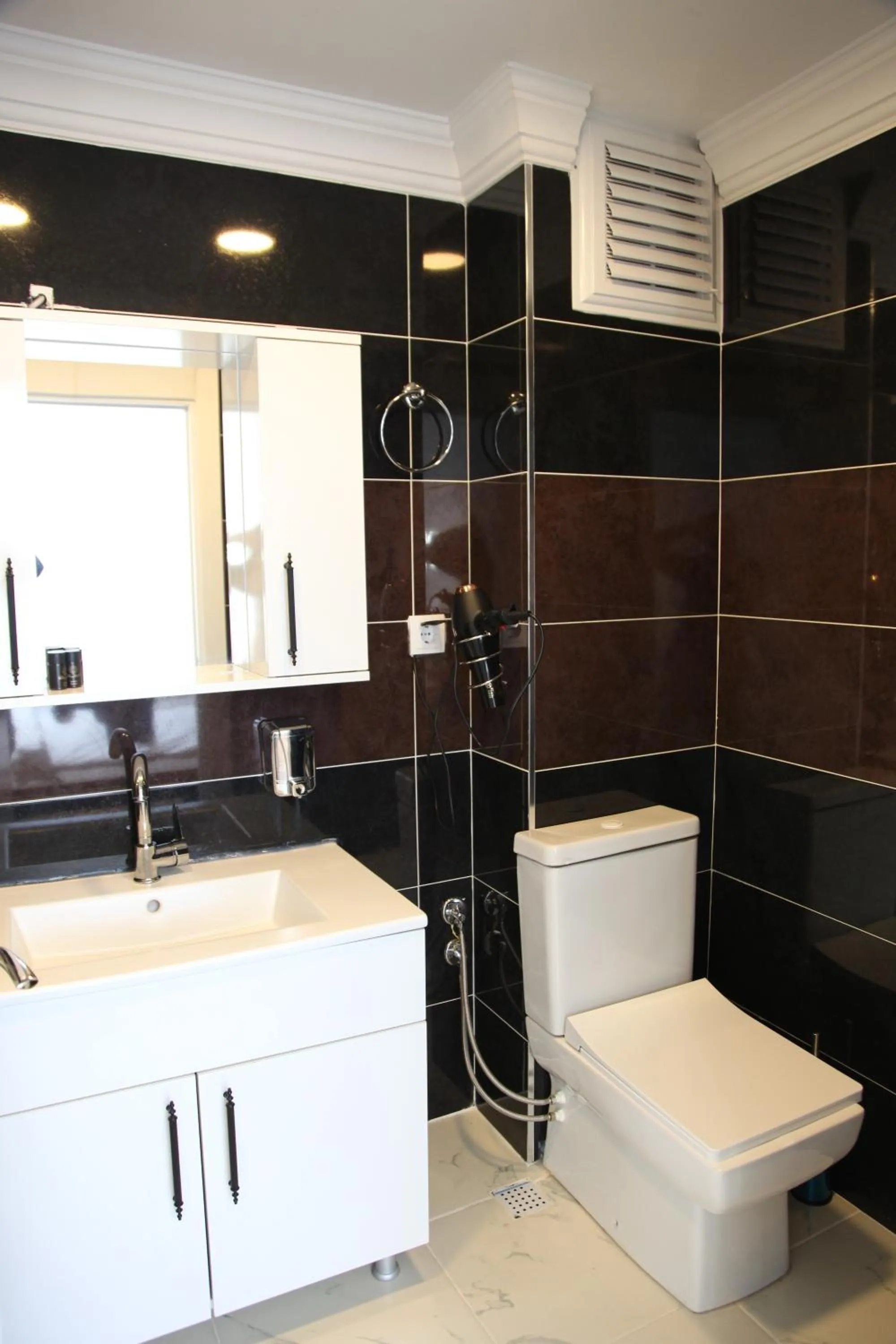 Bathroom in Çamlıca Tower Hotel