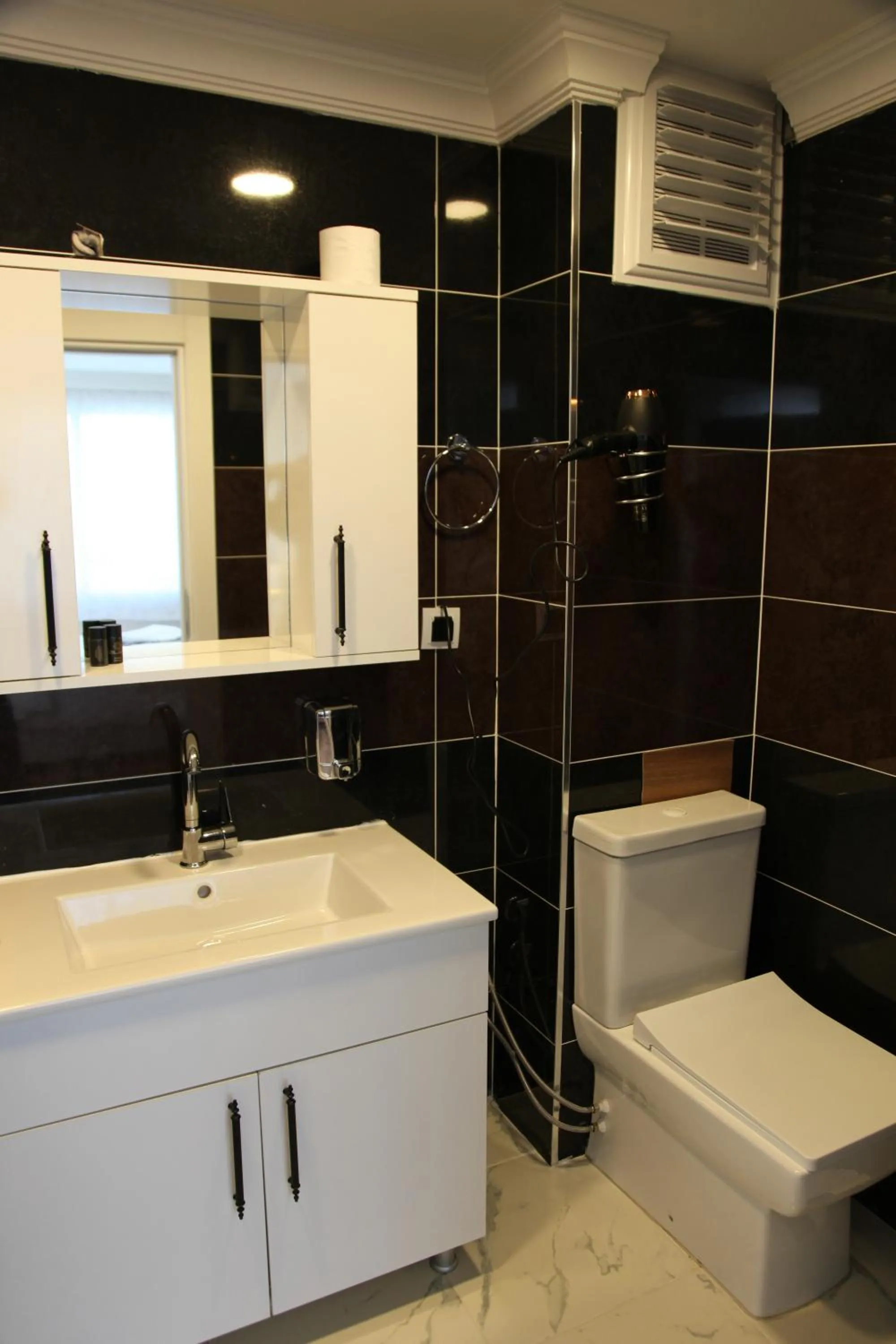 Bathroom in Çamlıca Tower Hotel