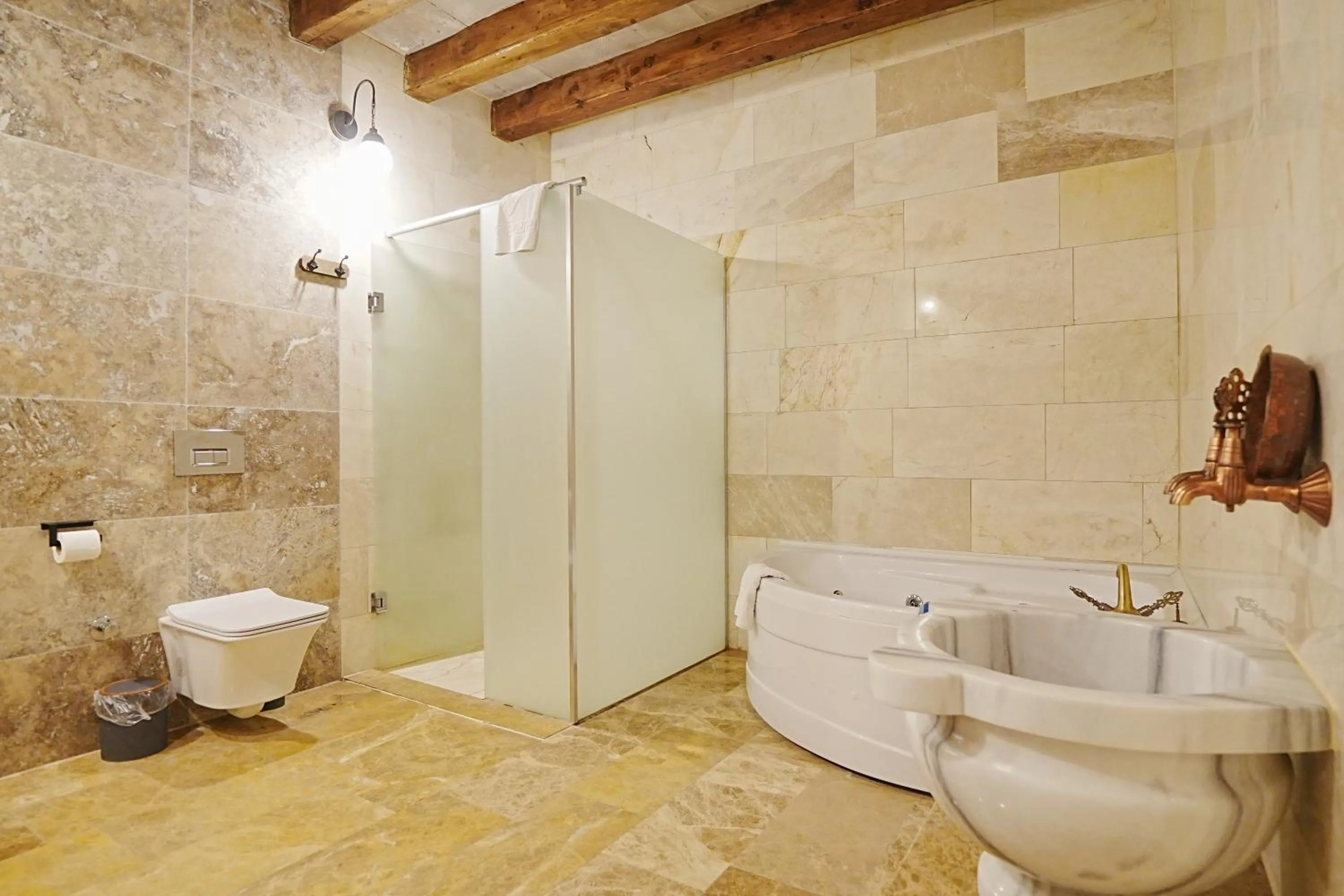 Toilet in Kayra Cave Suites
