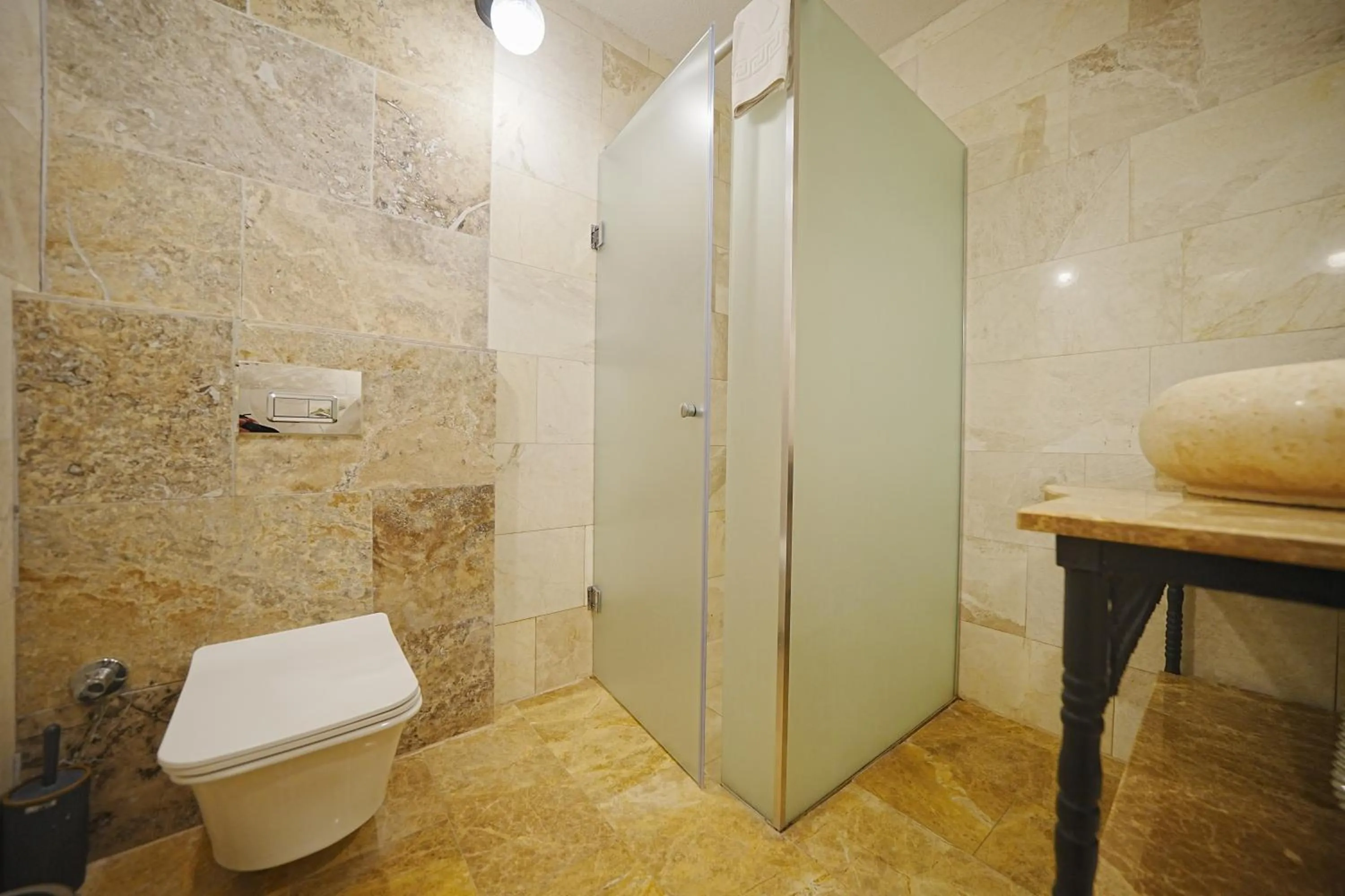 Shower in Kayra Cave Suites