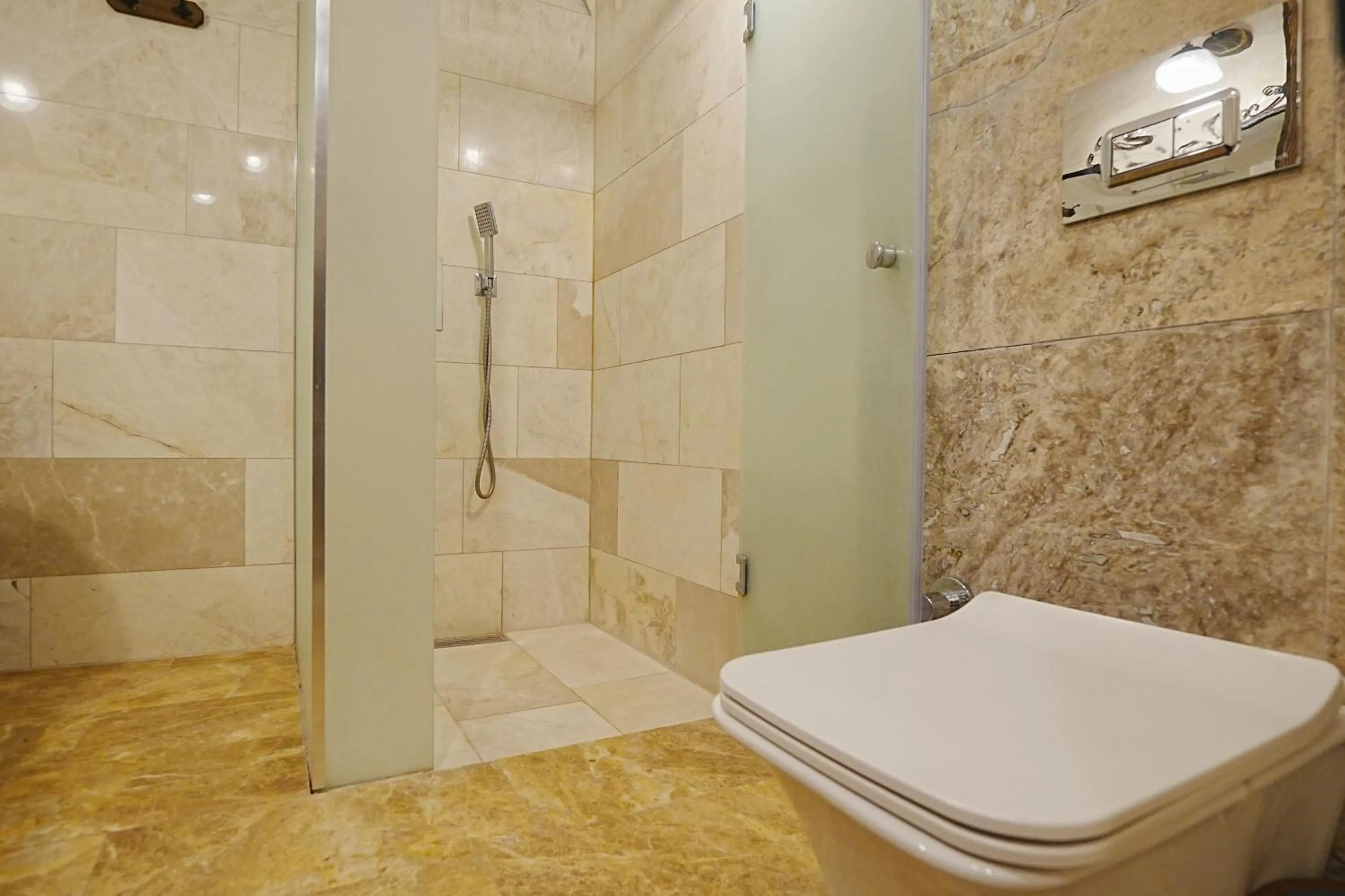 Toilet in Kayra Cave Suites