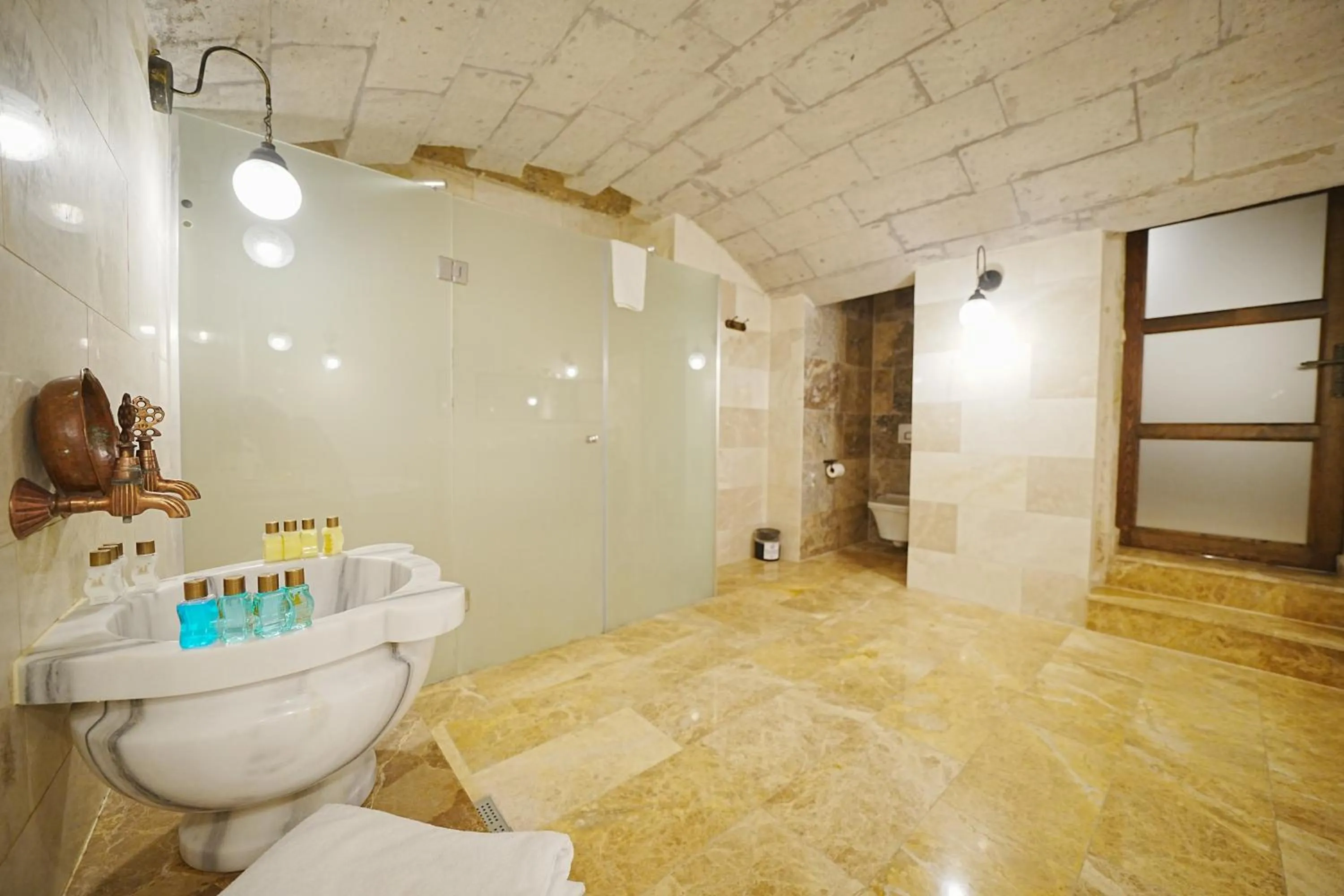 Shower in Kayra Cave Suites