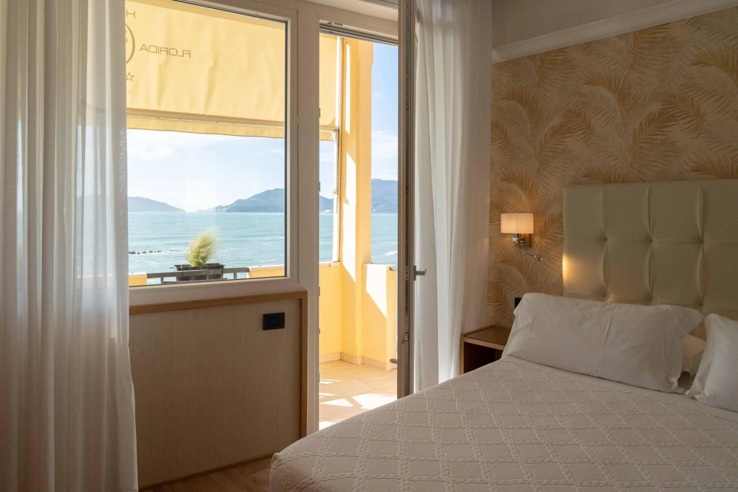 Bed in Hotel Florida Lerici