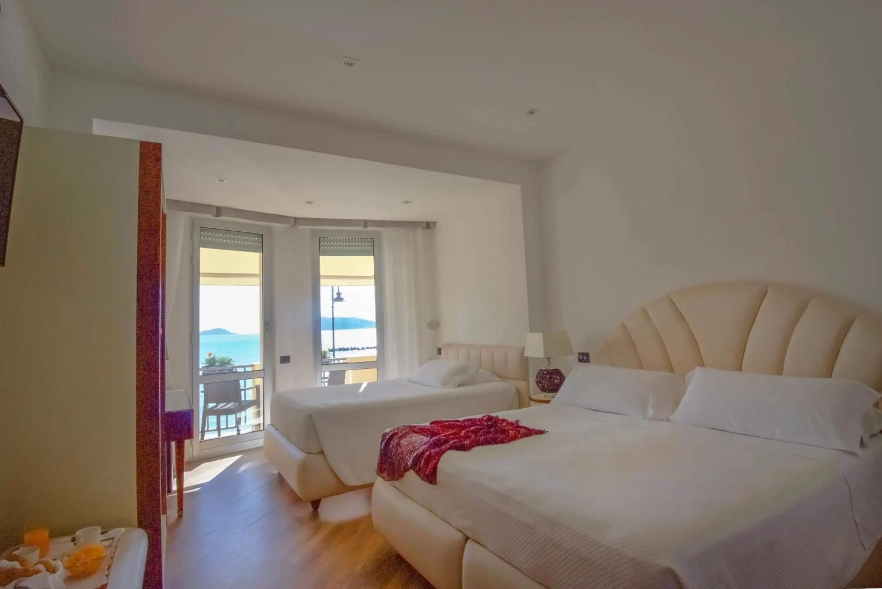 Bedroom, Bed in Hotel Florida Lerici