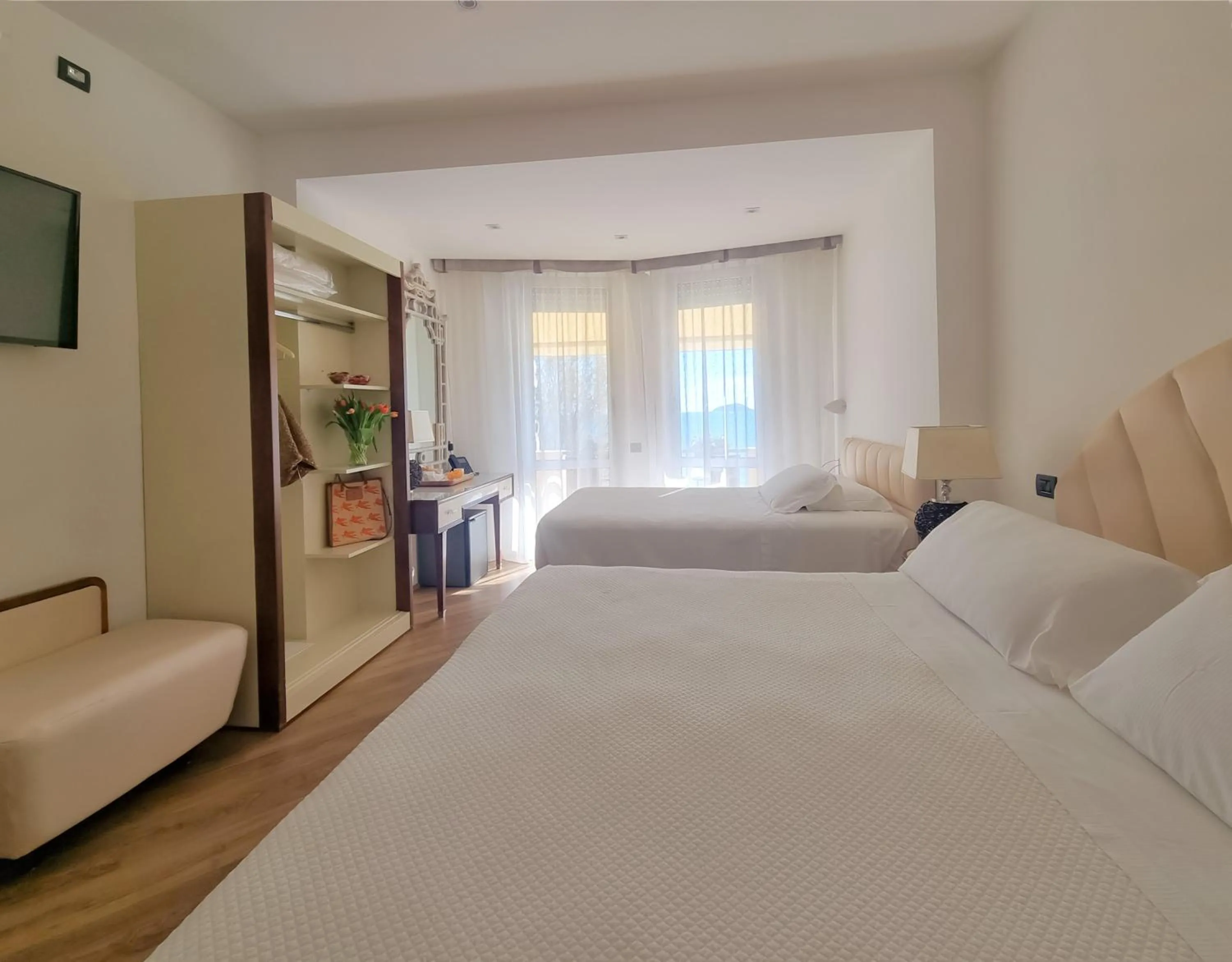 Bedroom, Bed in Hotel Florida Lerici