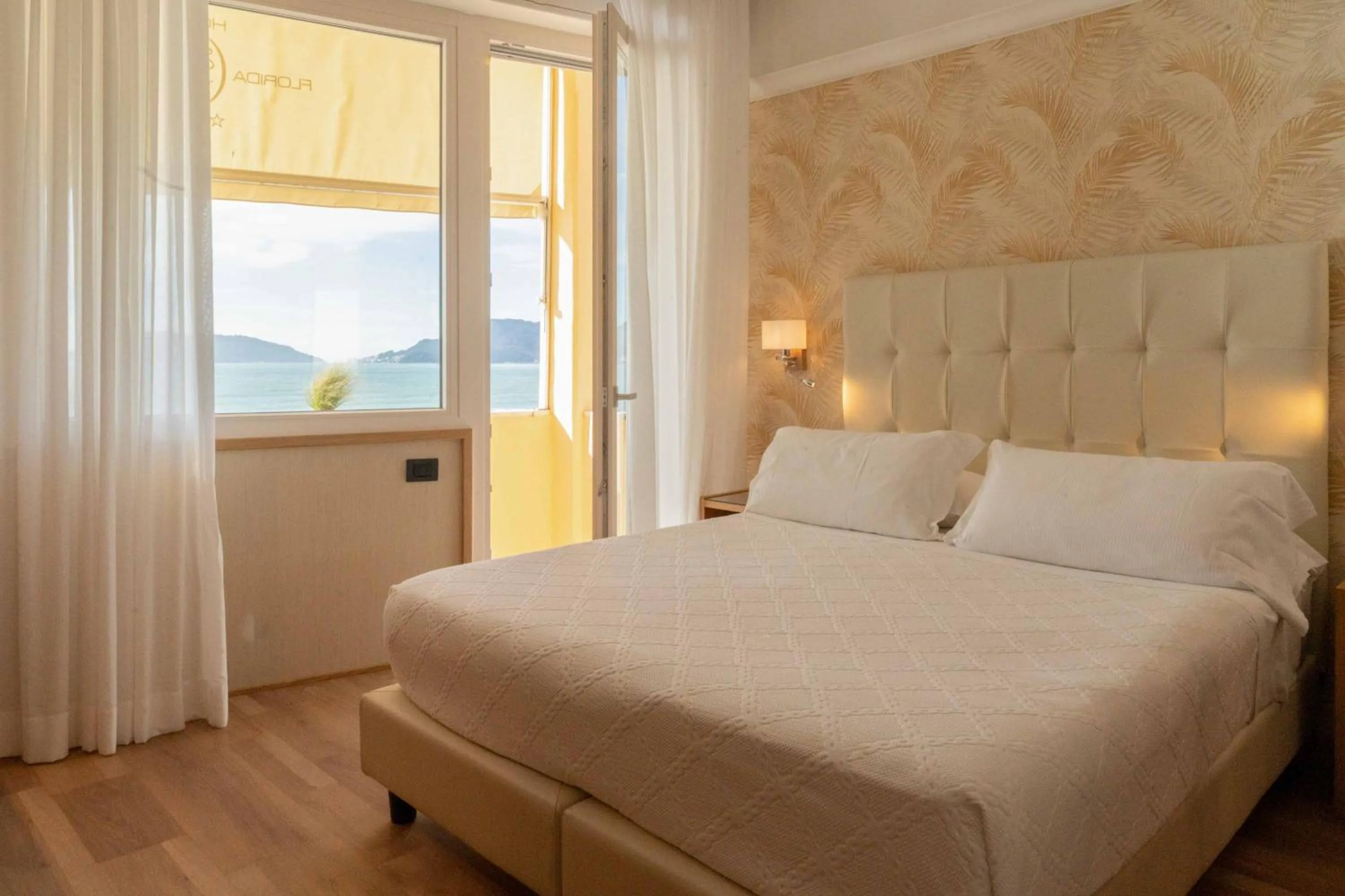 Bed in Hotel Florida Lerici