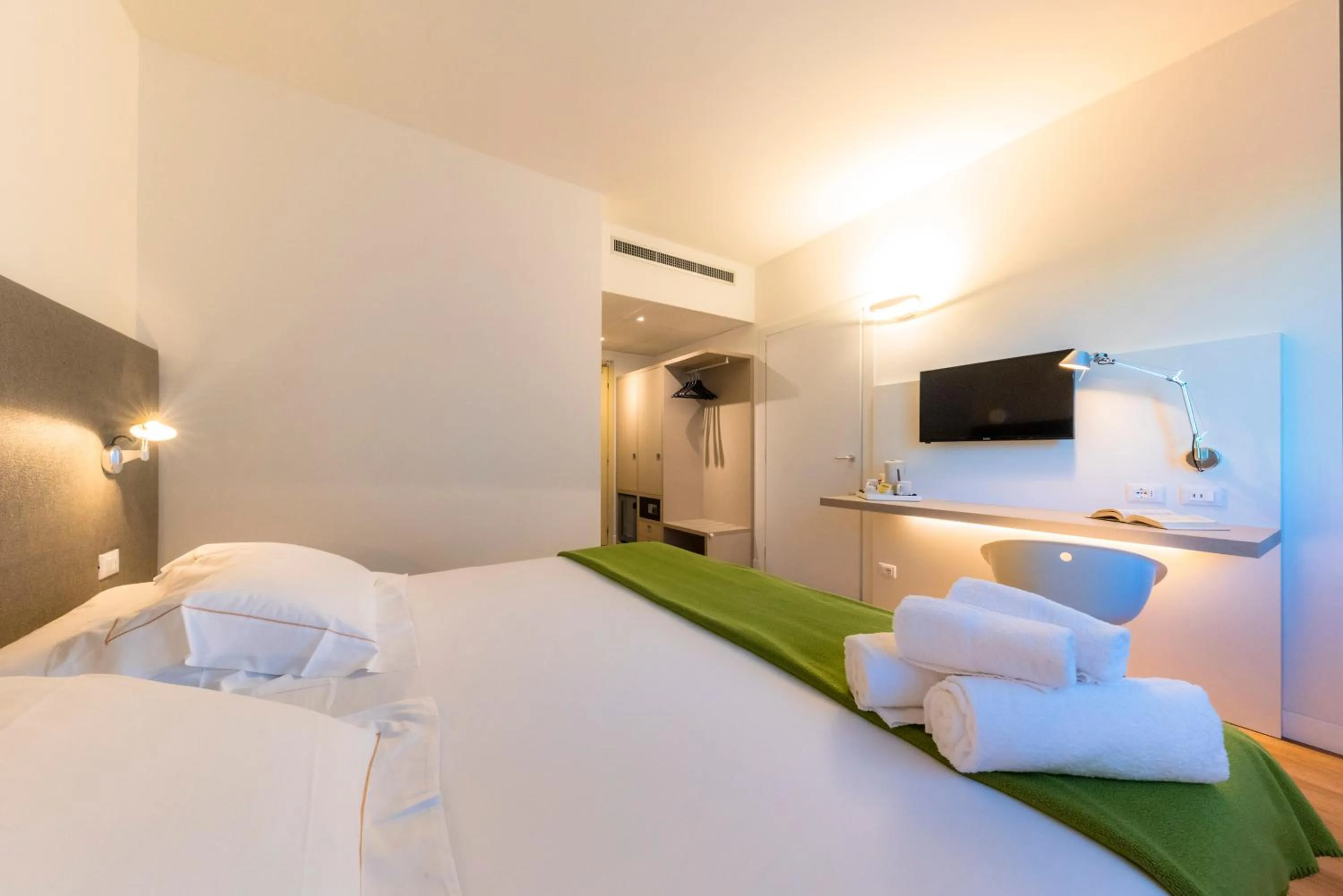 Bed in Airport Hotel Bergamo