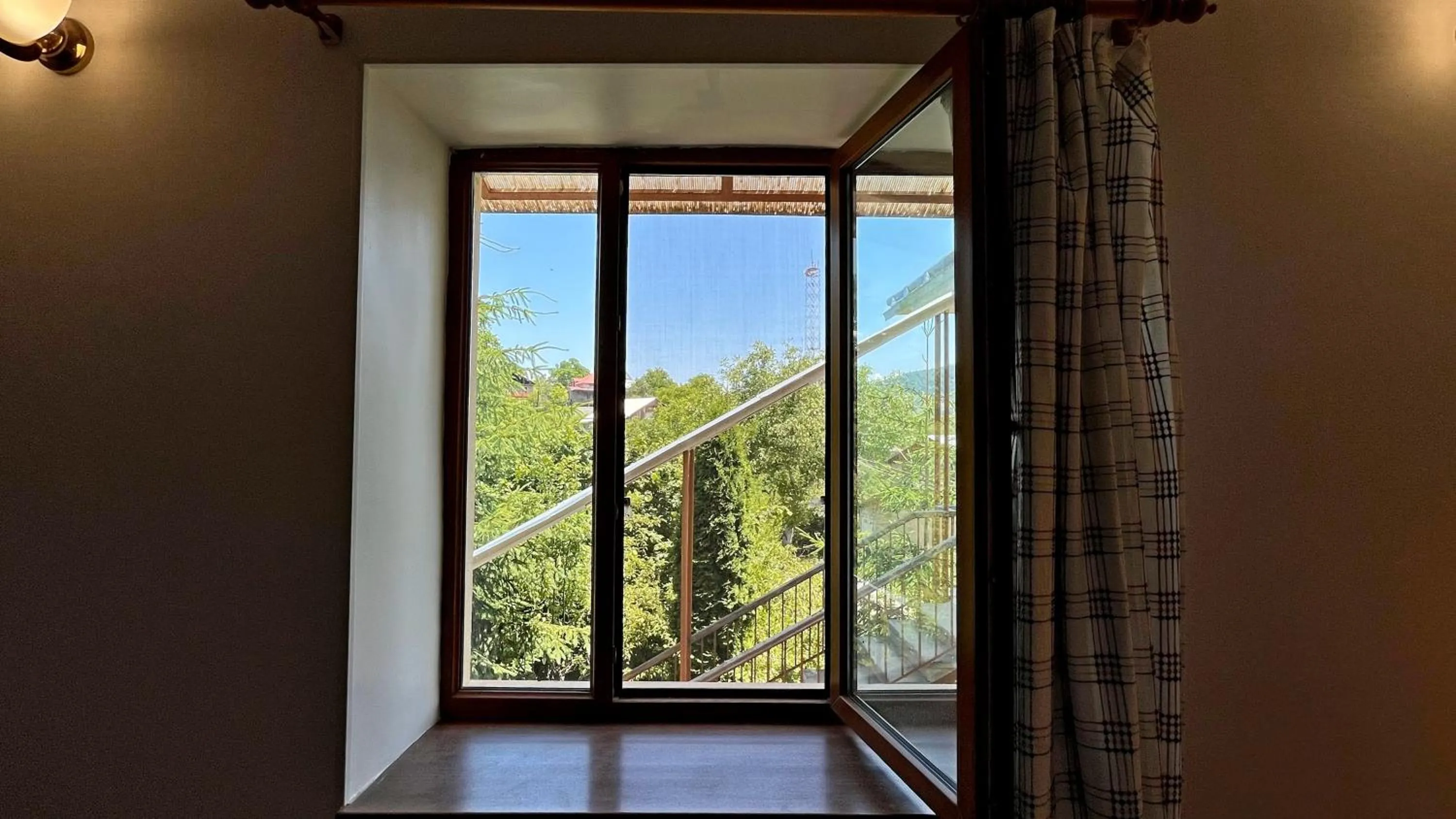 Garden view in Dil Hill by Sam