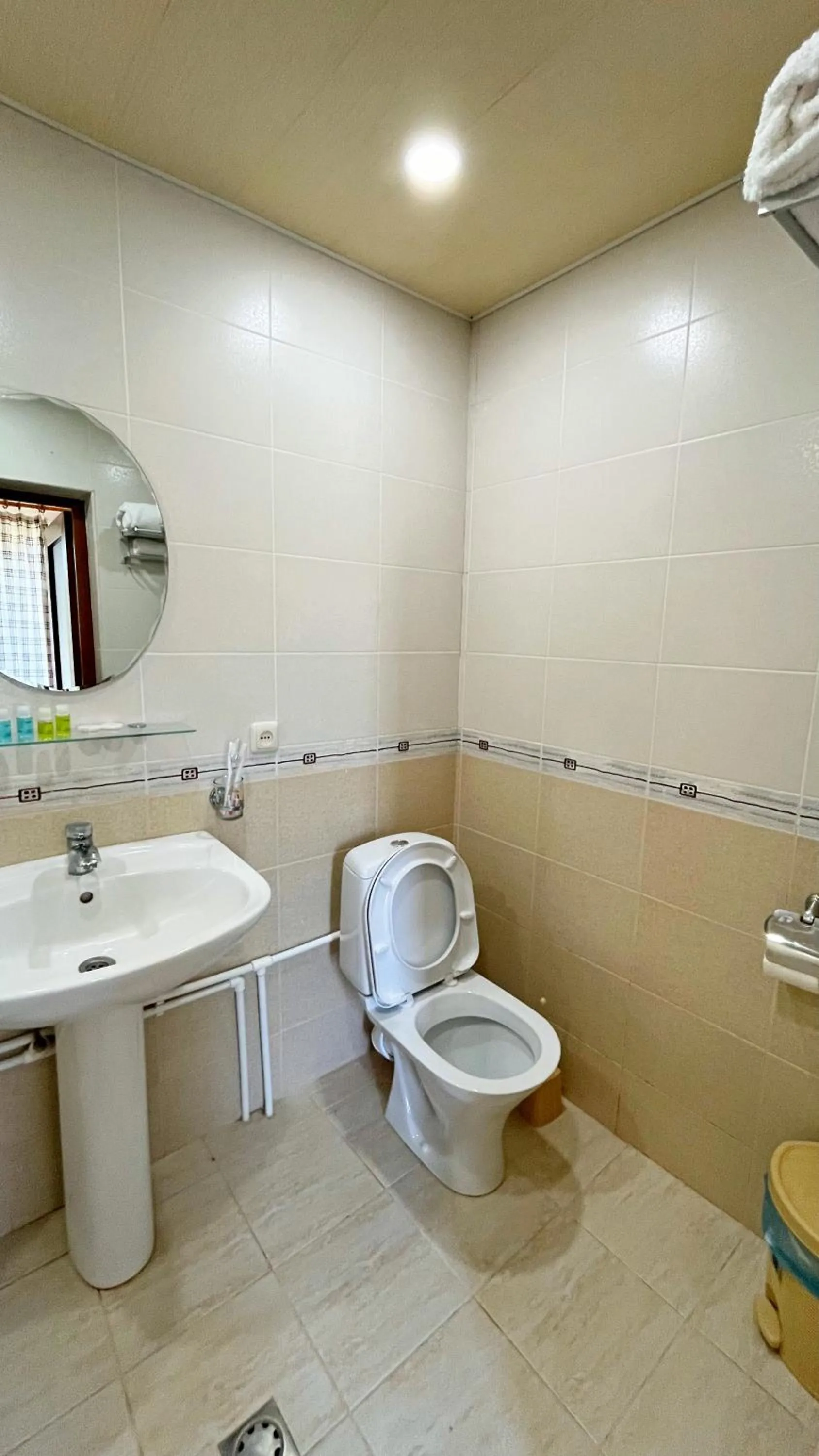 Toilet in Dil Hill by Sam