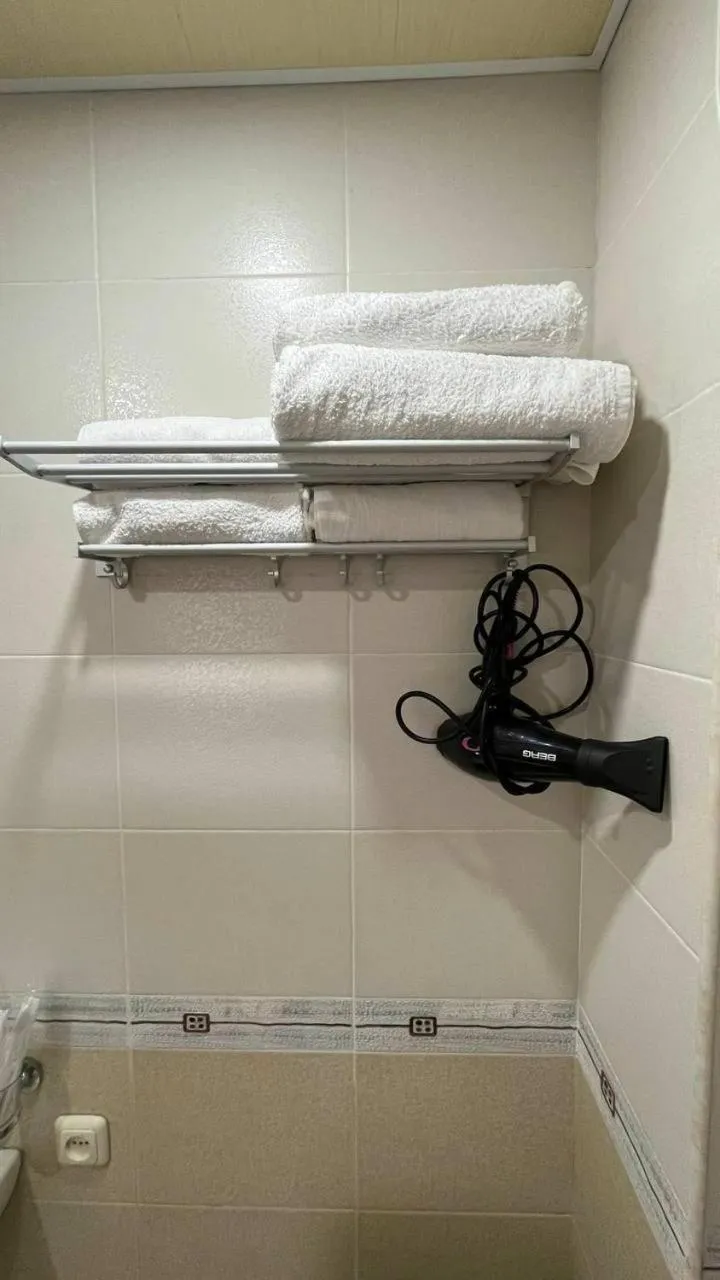 Bathroom in Dil Hill by Sam