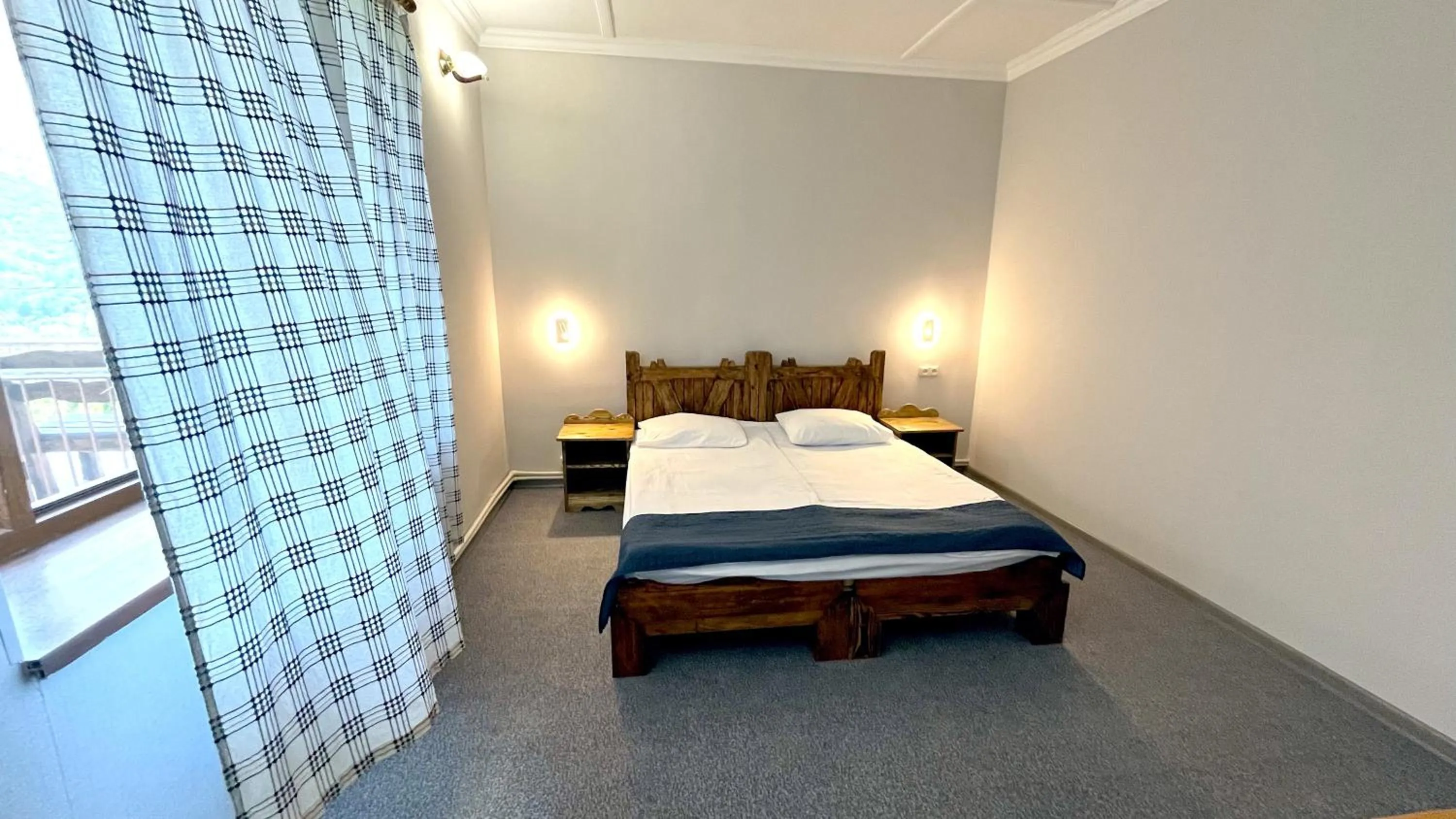 Bedroom, Bed in Dil Hill by Sam