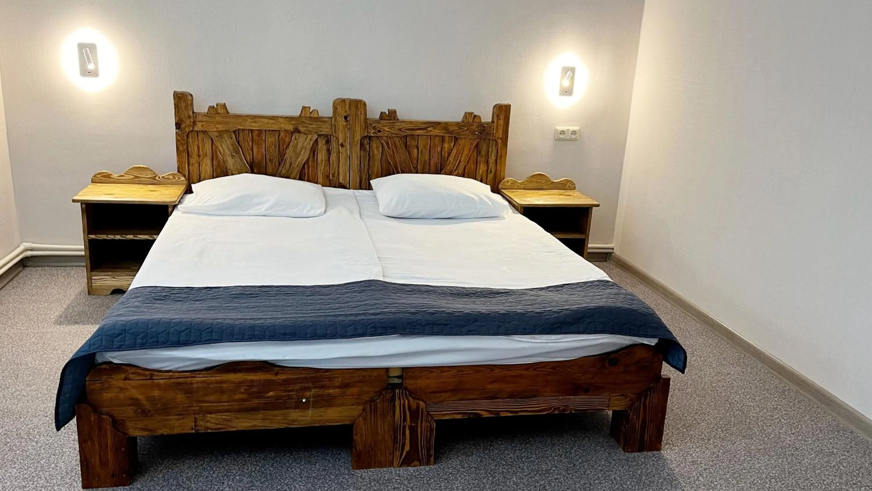 Bedroom, Bed in Dil Hill by Sam