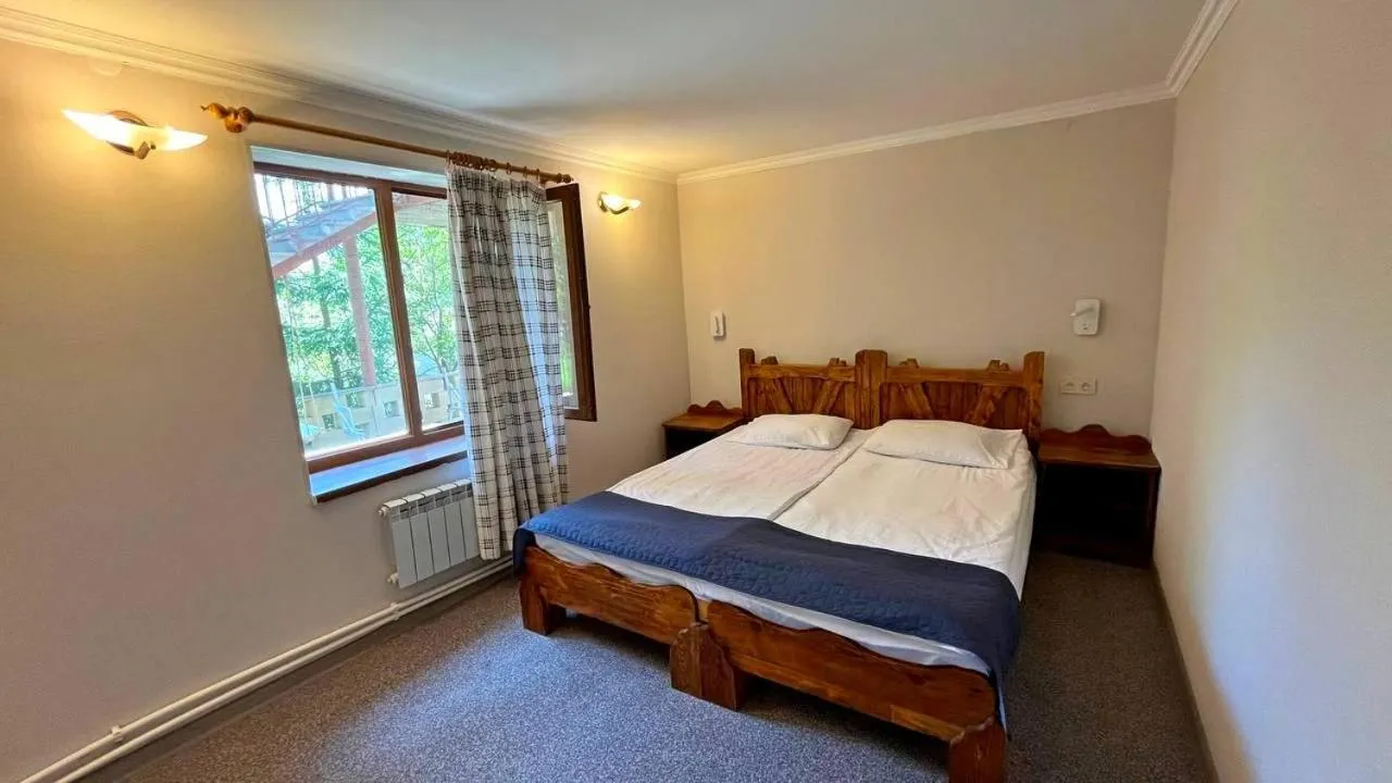 Bedroom, Bed in Dil Hill by Sam