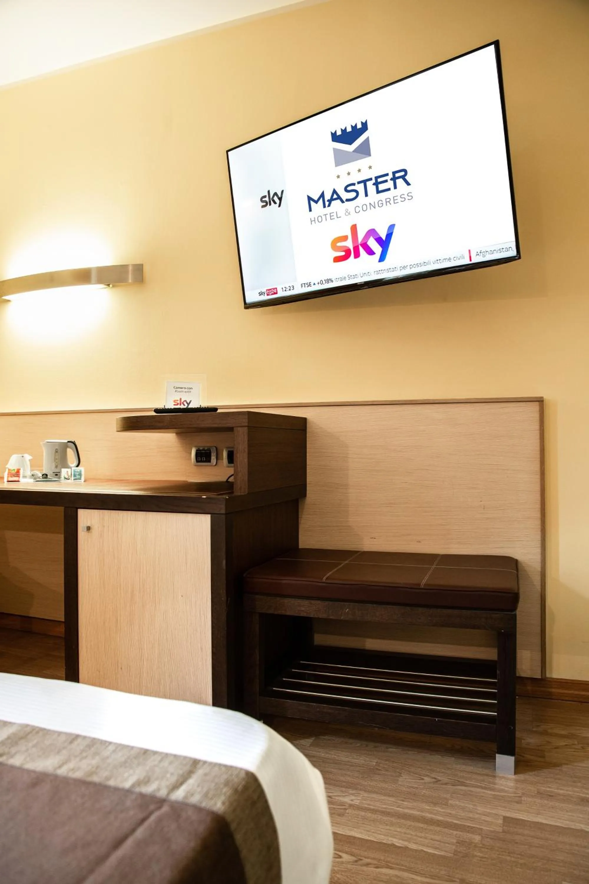TV and multimedia, Bed in Hotel Master