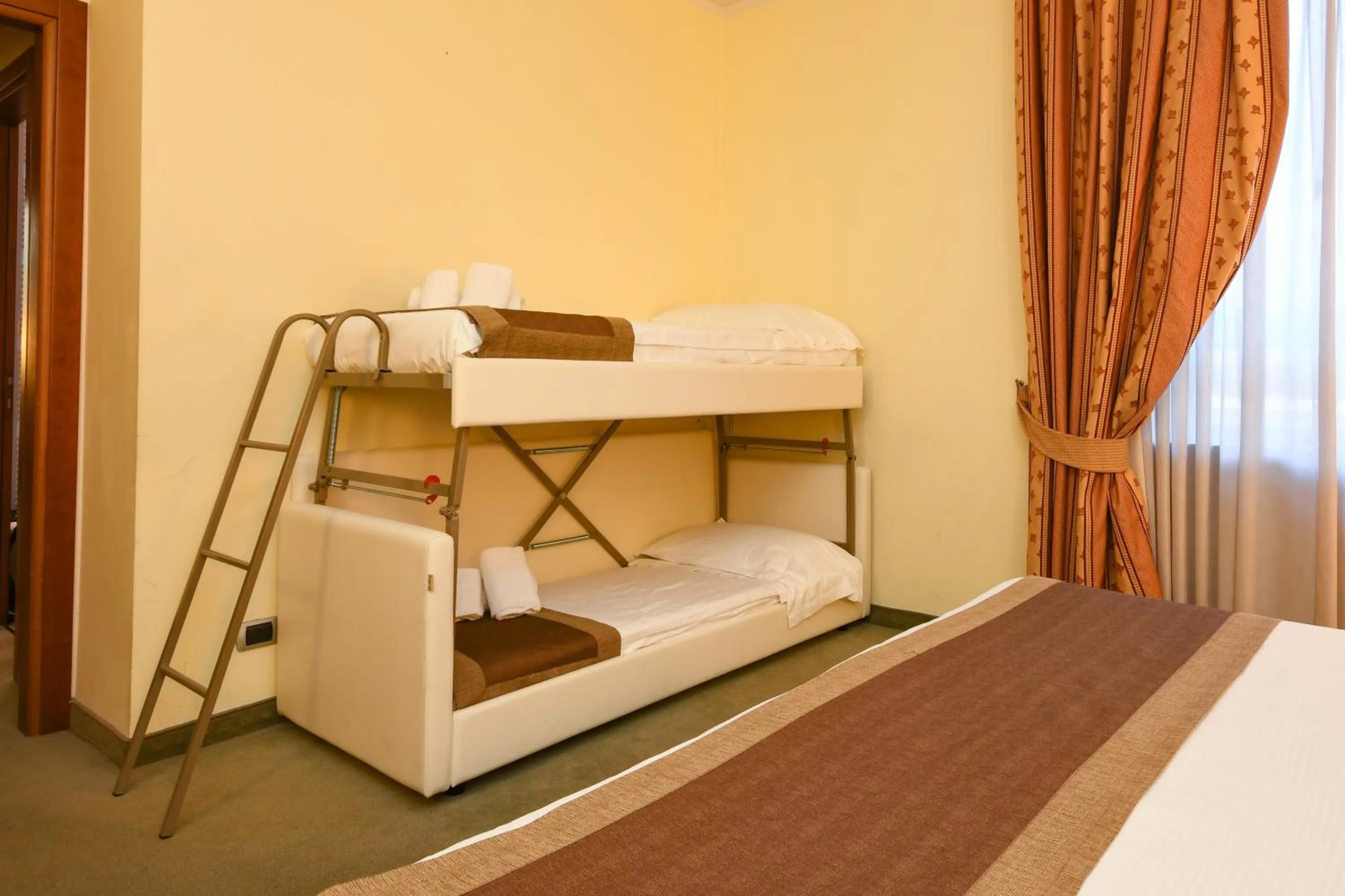 Bedroom, Bed in Hotel Master