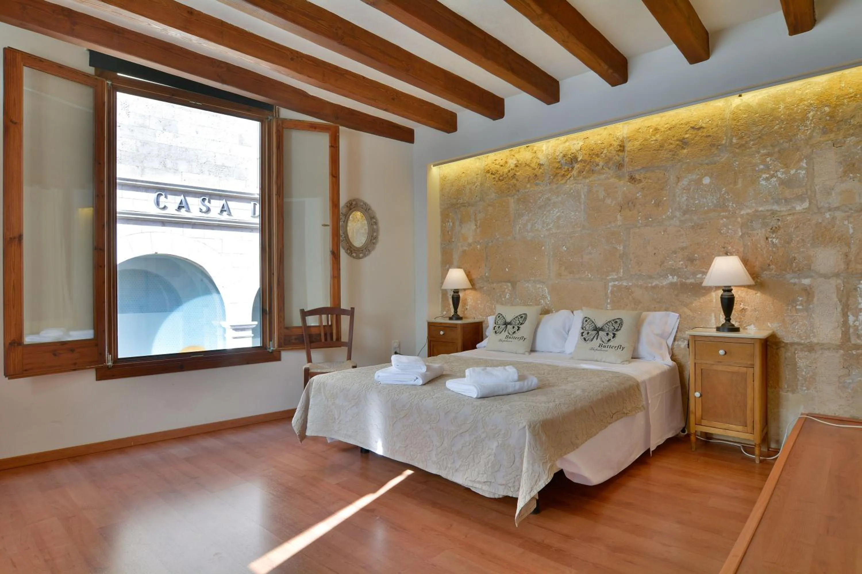 Photo of the whole room, Bed in Ramón Llull House