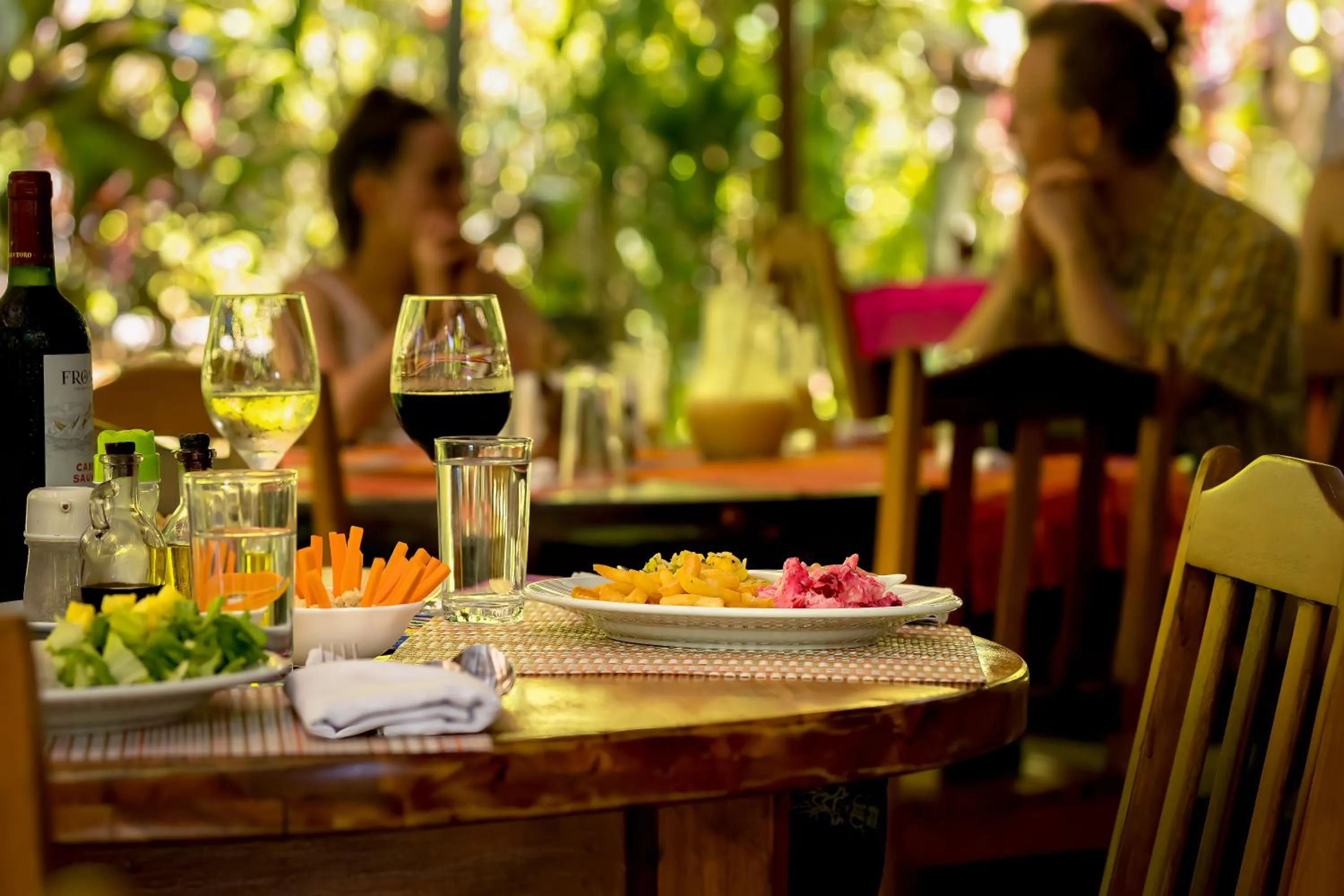 Restaurant/places to eat in Ocean Forest Ecolodge
